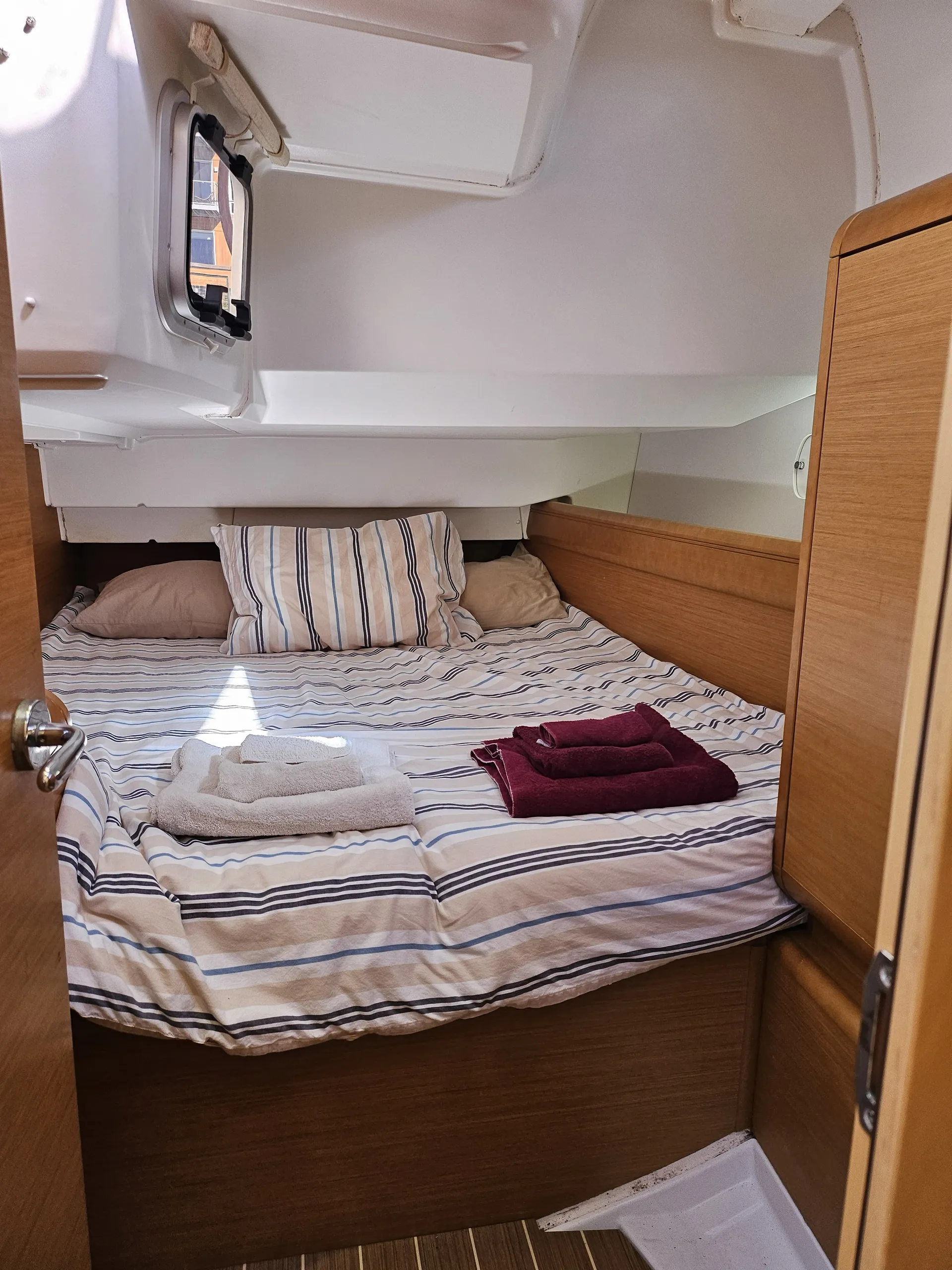 Jeanneau Sun Odyssey 439 in Quincy, MA — photo 10