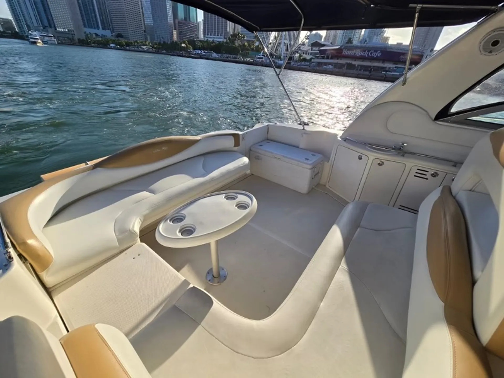 Sea Ray Boats 410 Sundancer in Osage Beach, MO — photo 2