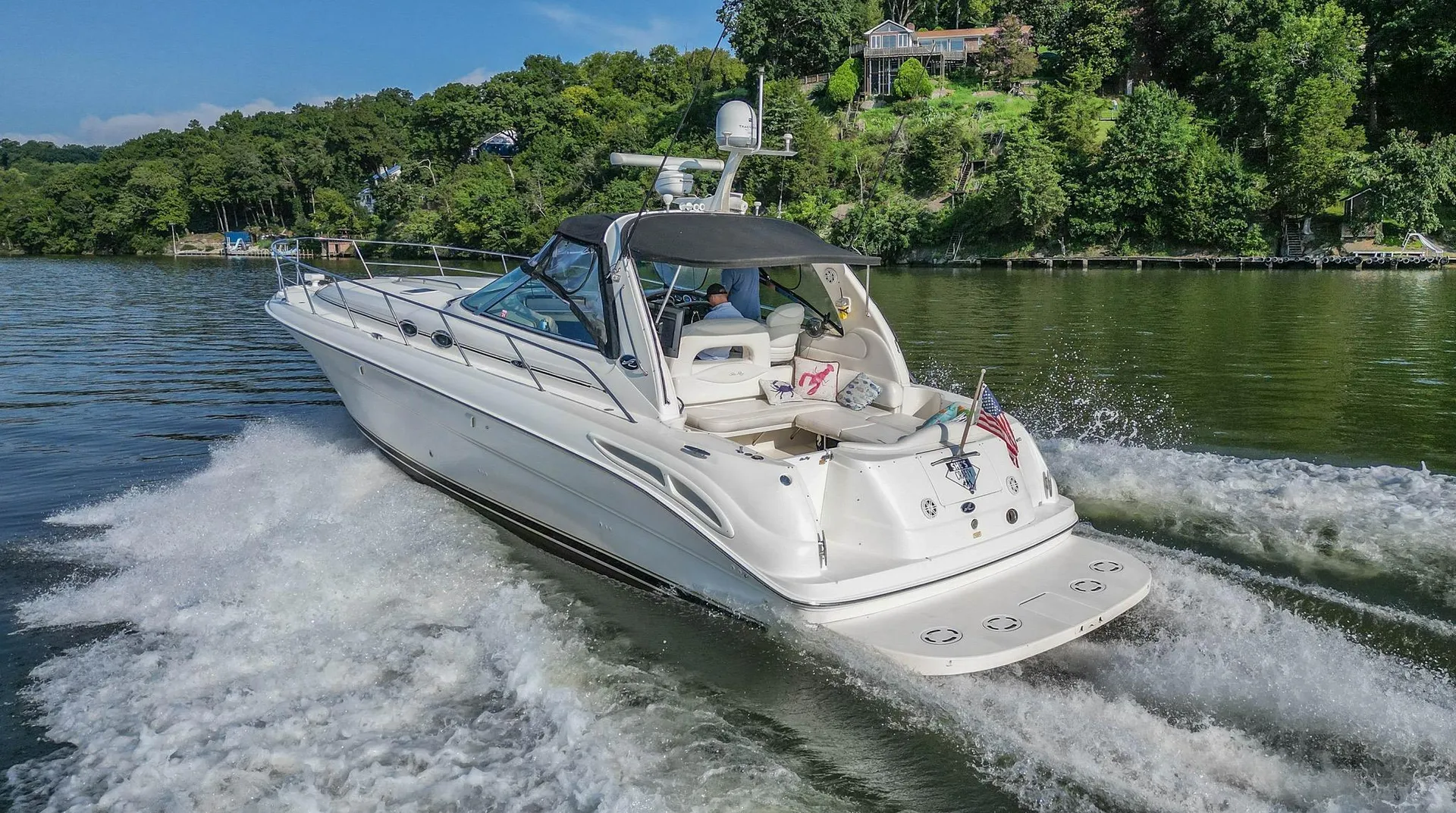 Sea Ray Boats 410 Sundancer in Osage Beach, MO