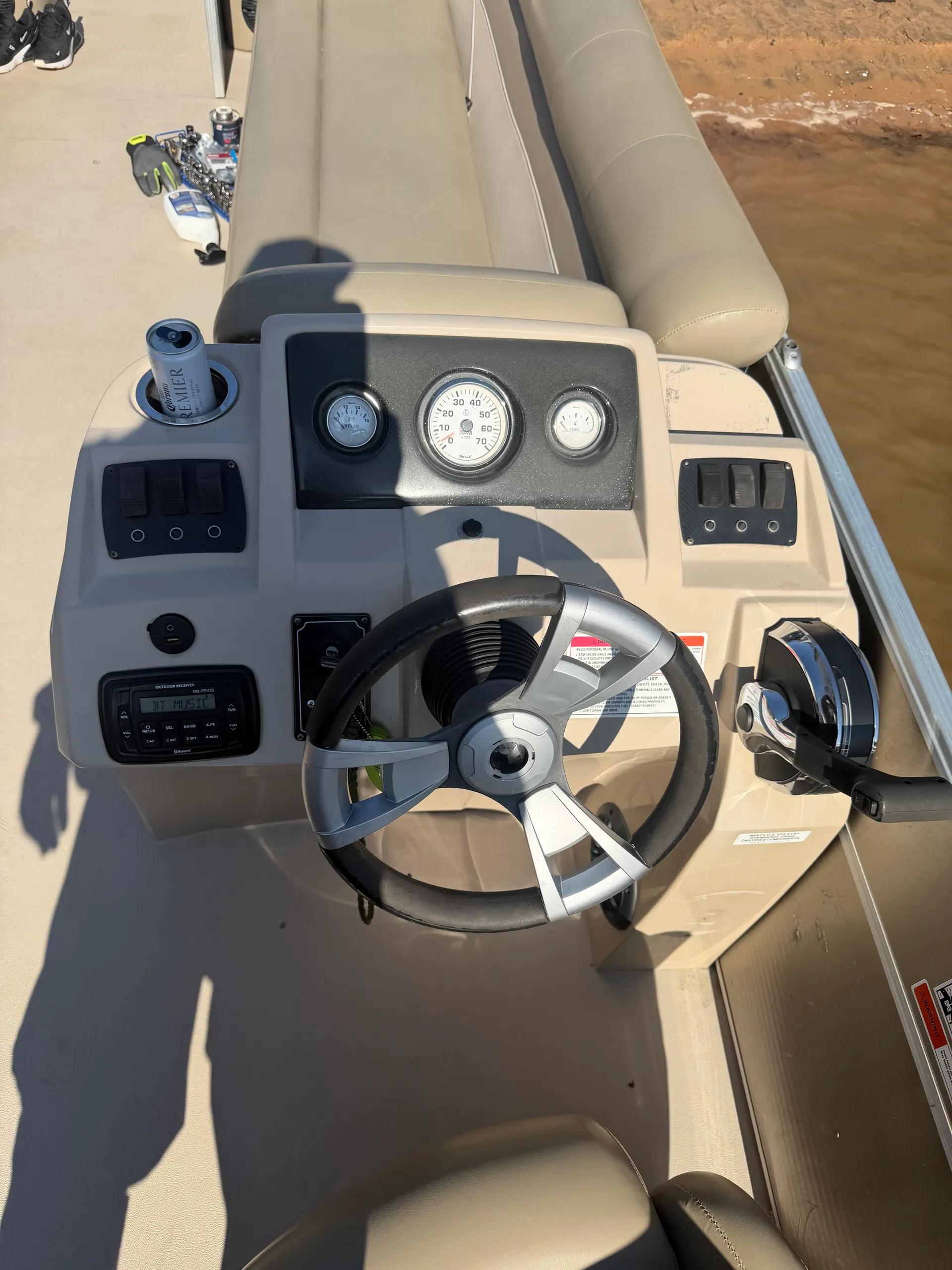 CREST PONTOONS 230 CREST CLASSIC SLR2 CP3 PLUS TRITOON in Mooresville, NC — photo 3