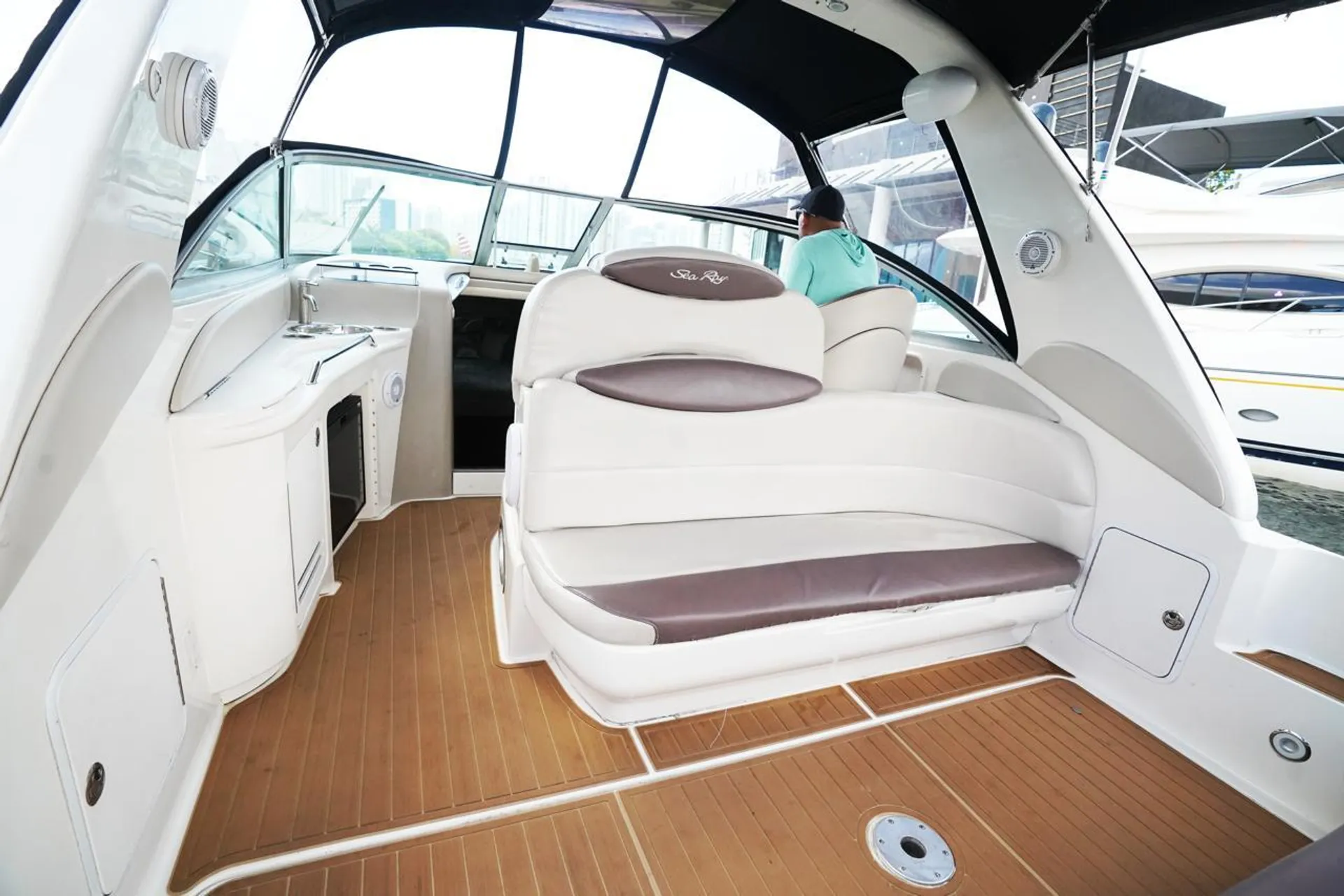 Sundance Boats 340 Sundancer  in Miami, FL — photo 4