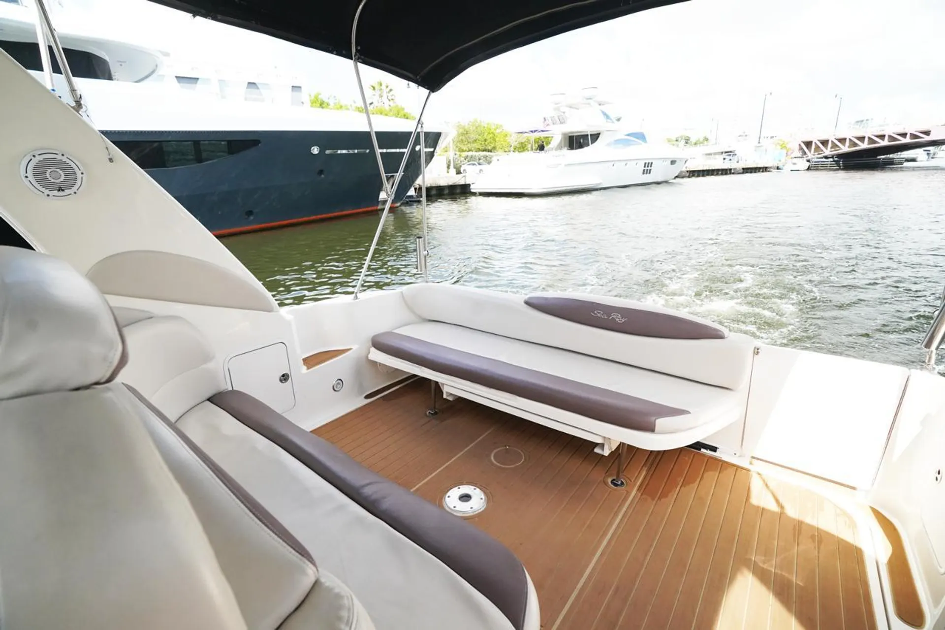Sundance Boats 340 Sundancer  in Miami, FL — photo 6