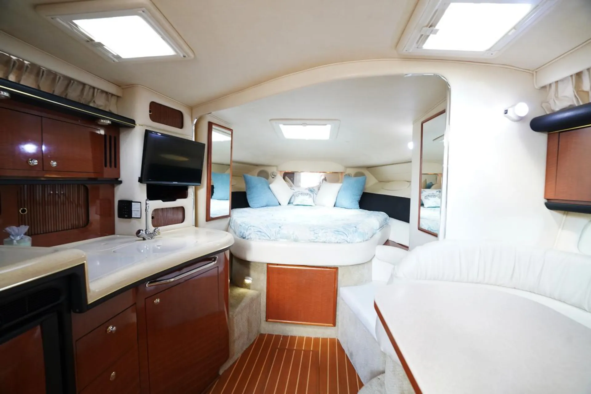 Sundance Boats 340 Sundancer  in Miami, FL — photo 5