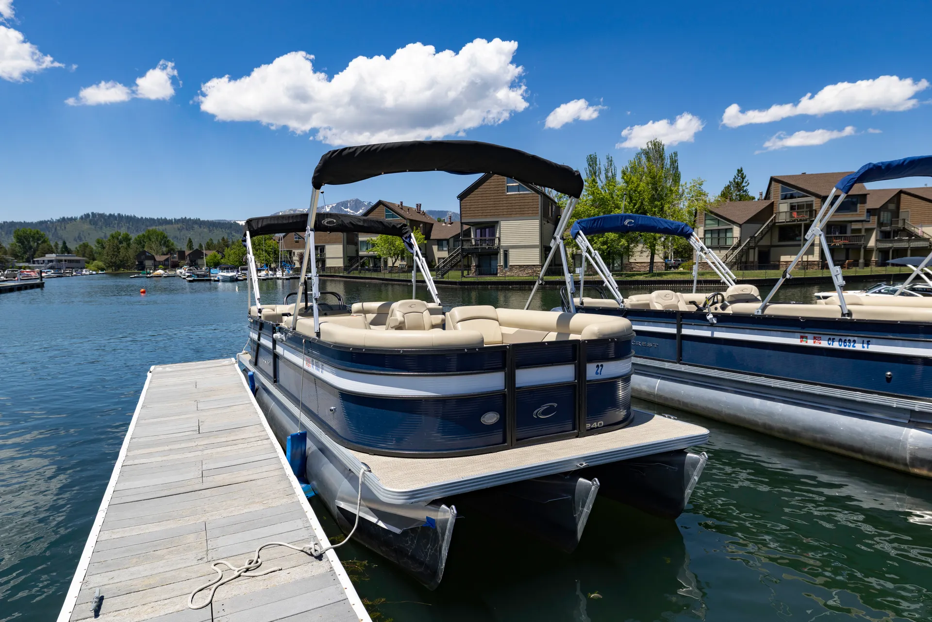 Crest Pontoons 27' in South Lake Tahoe, CA — photo 4