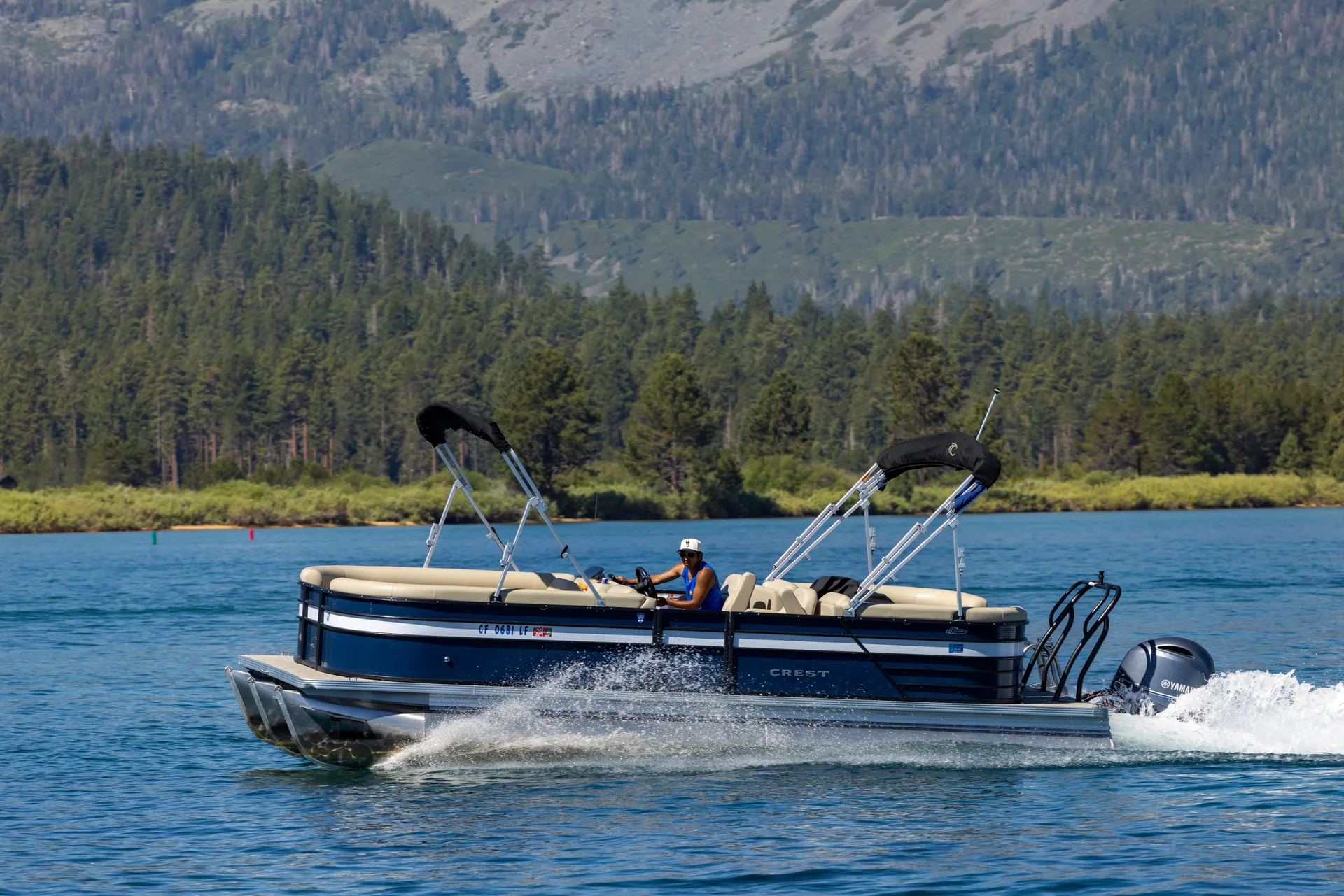 Crest Pontoons 27' in South Lake Tahoe, CA — photo 5