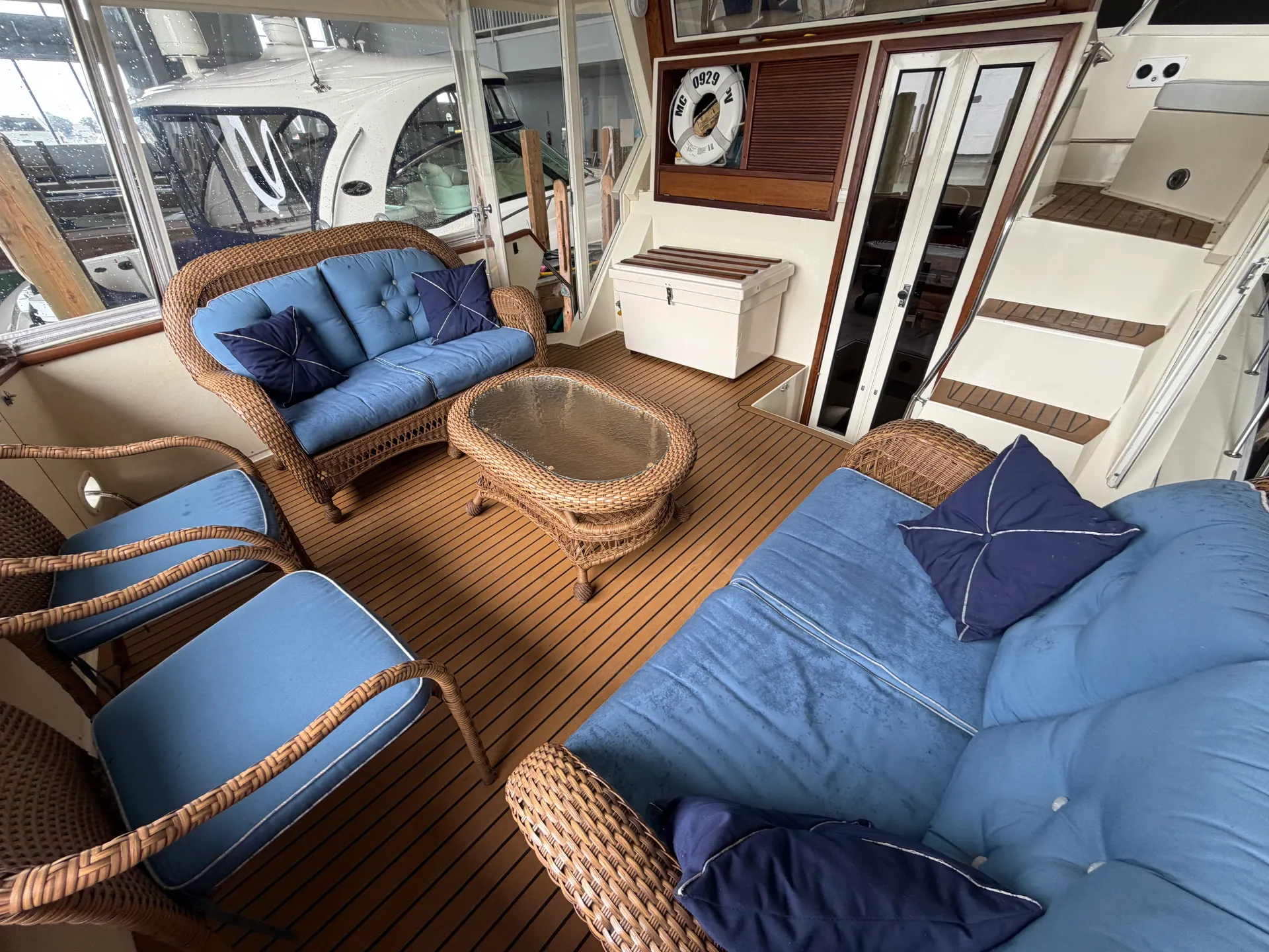 VIKING YACHT 44 MOTOR YACHT in Harrison Township, MI — photo 4
