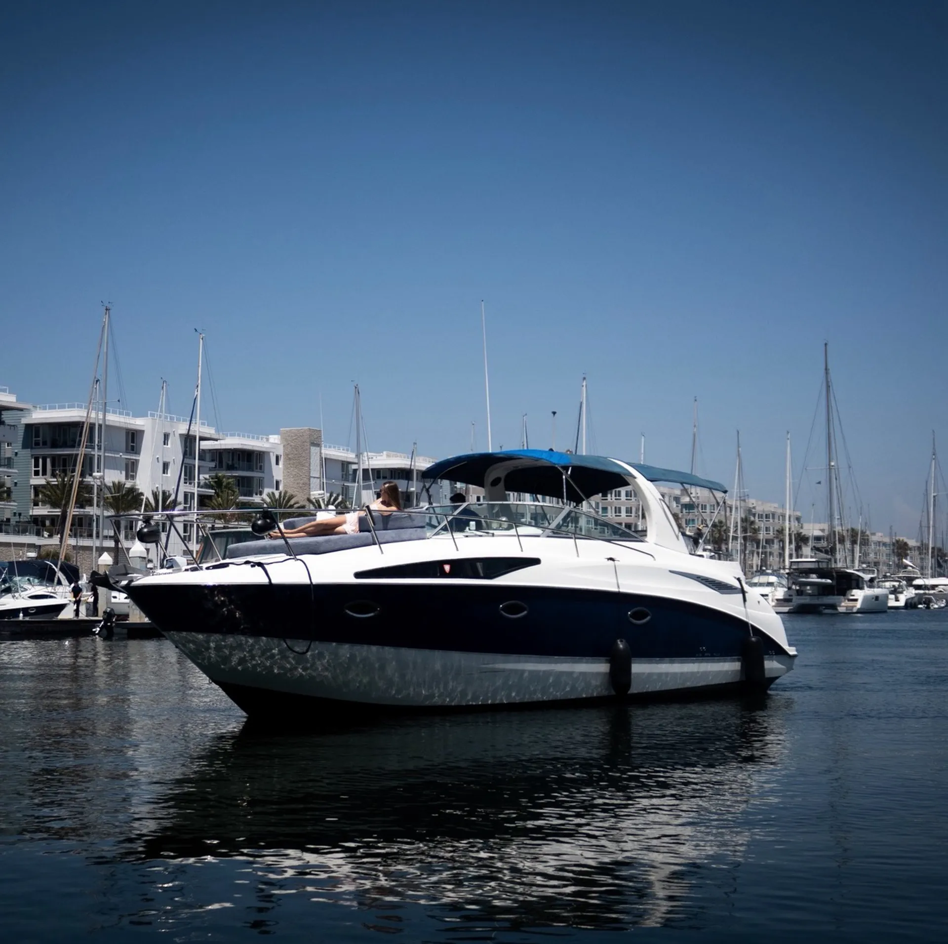Sea Ray Boats 300 Sundancer in Marina del Rey, CA — photo 3