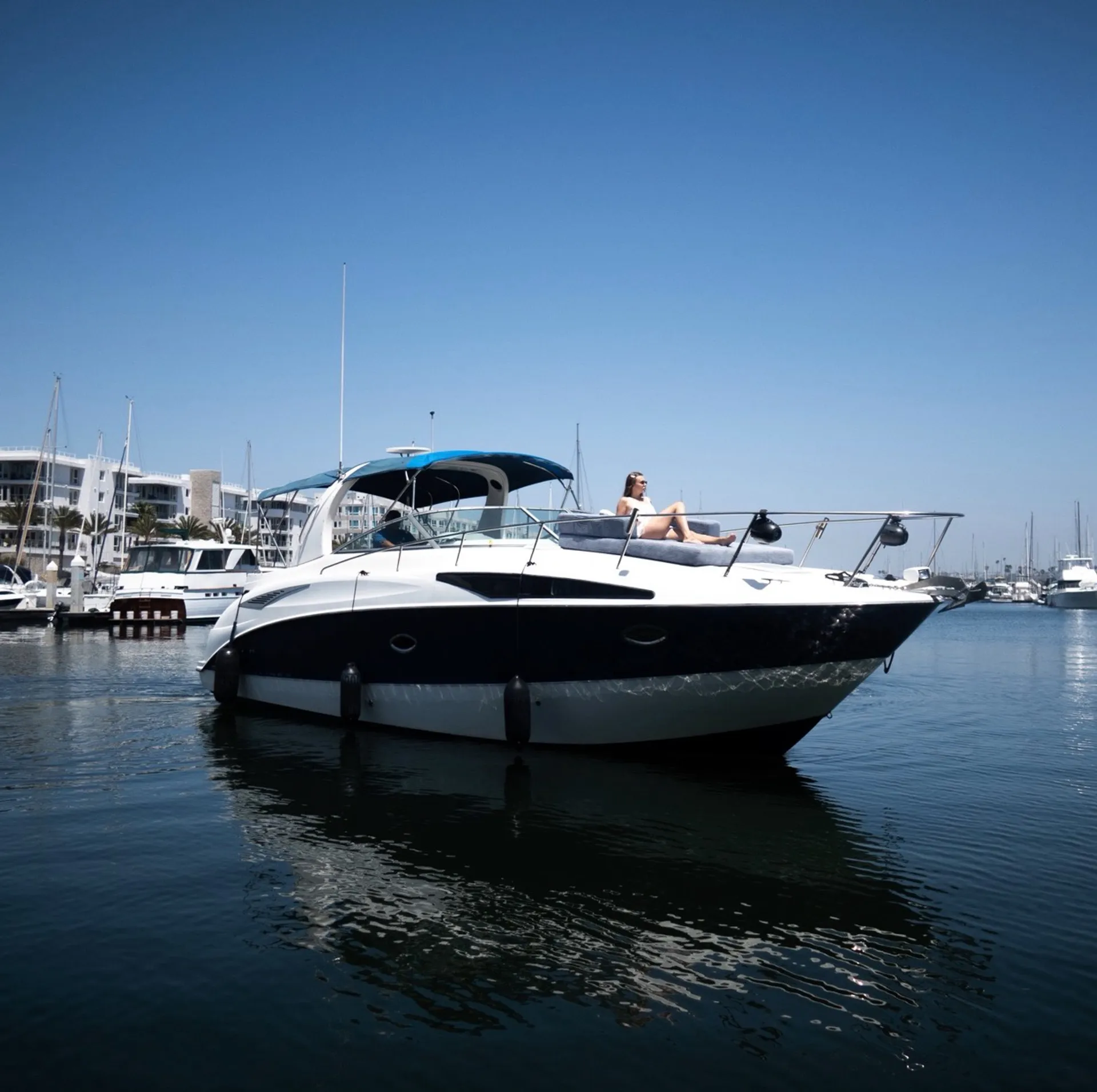 Sea Ray Boats 300 Sundancer in Marina del Rey, CA — photo 4