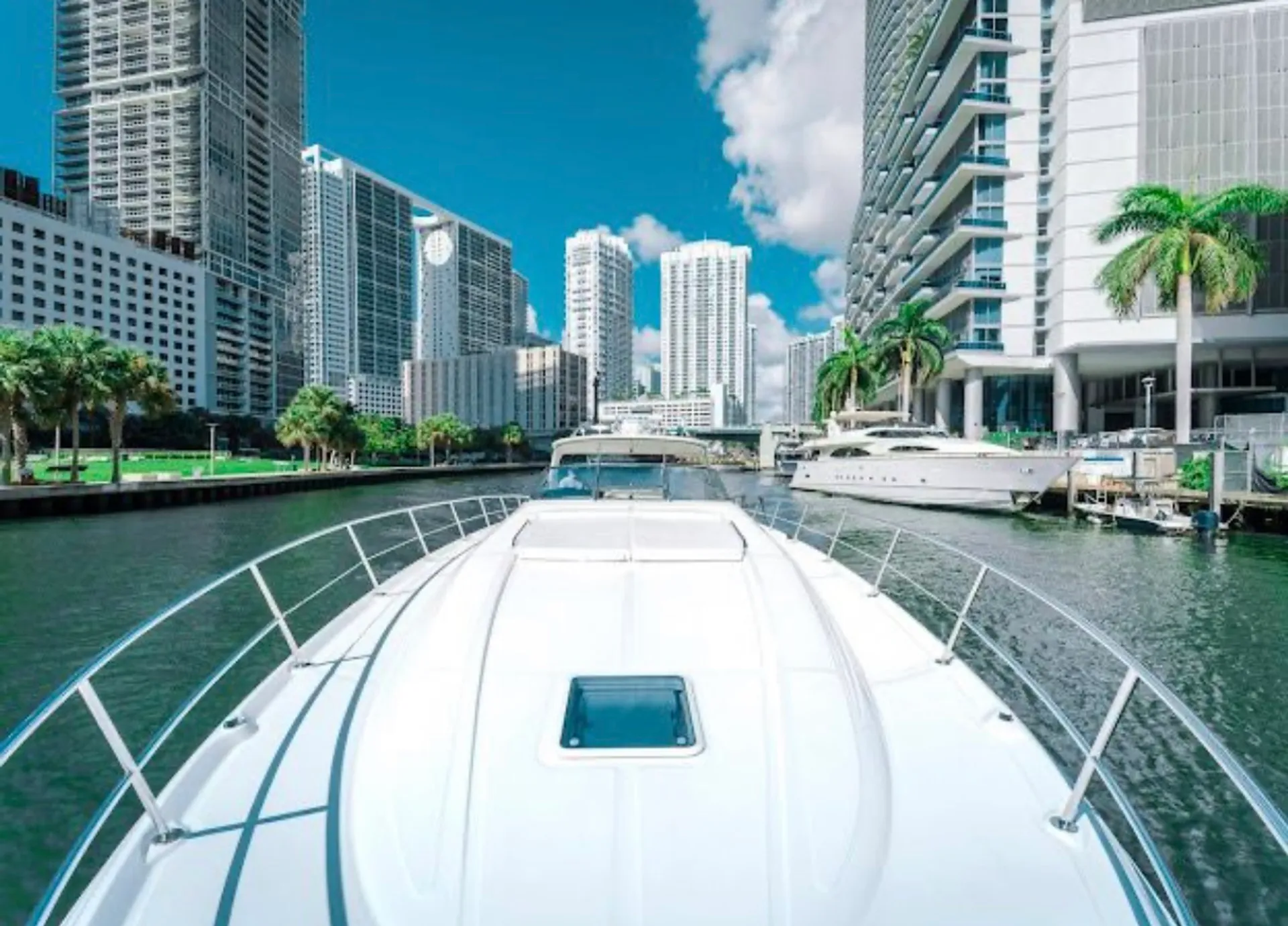 SEA RAY BOATS 540 COCKPIT MOTOR YACHT in Miami, FL — photo 3
