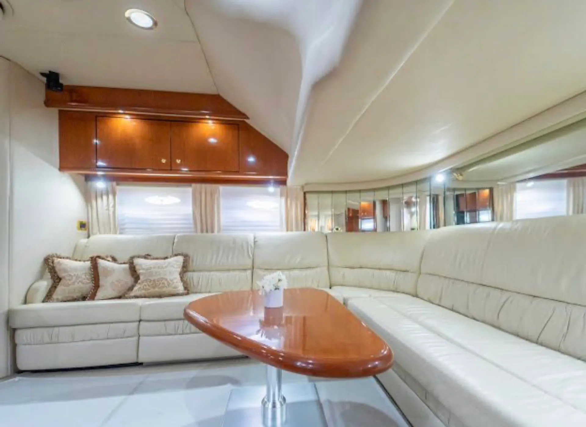 SEA RAY BOATS 540 COCKPIT MOTOR YACHT in Miami, FL — photo 4