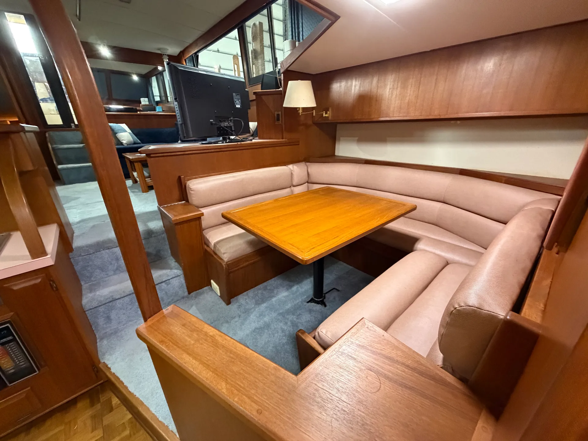 VIKING YACHT 44 MOTOR YACHT in Harrison Township, MI — photo 8