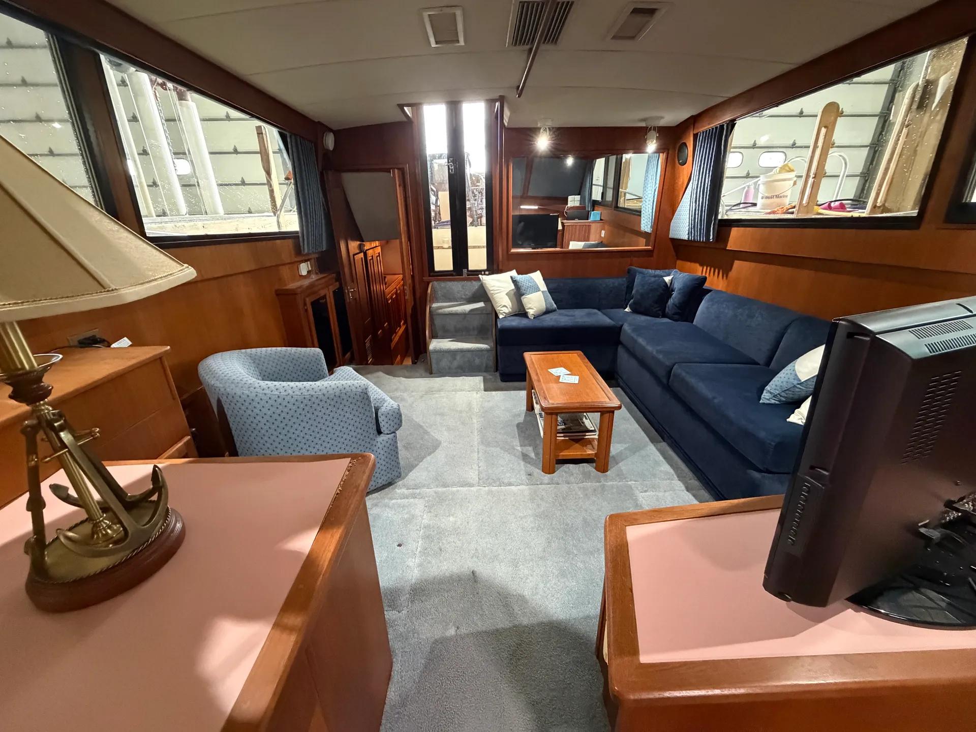 VIKING YACHT 44 MOTOR YACHT in Harrison Township, MI — photo 7