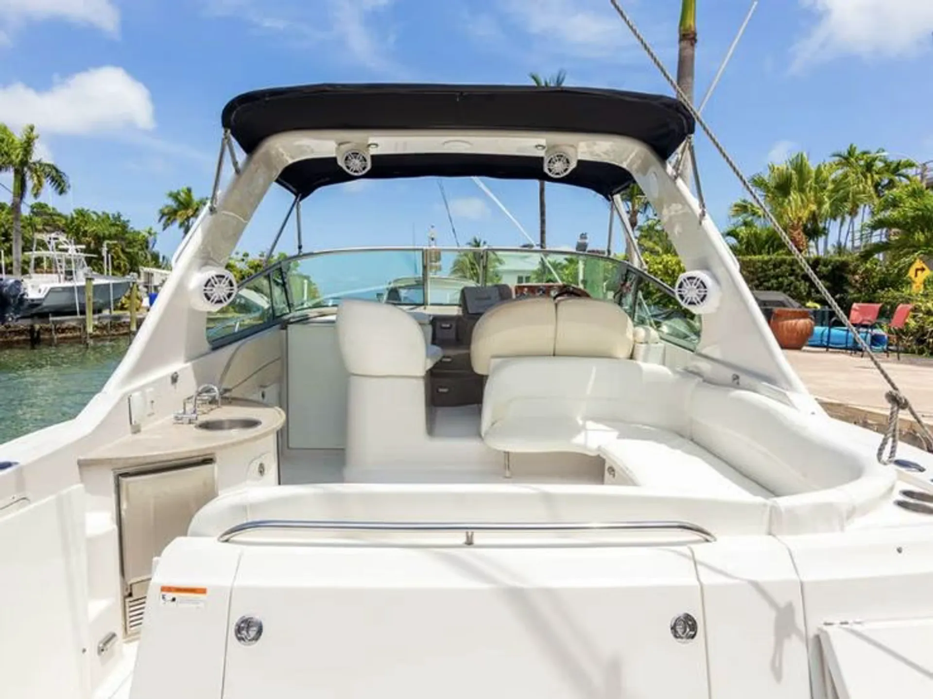 Four Winns 378 Vista White in Miami, FL — photo 8