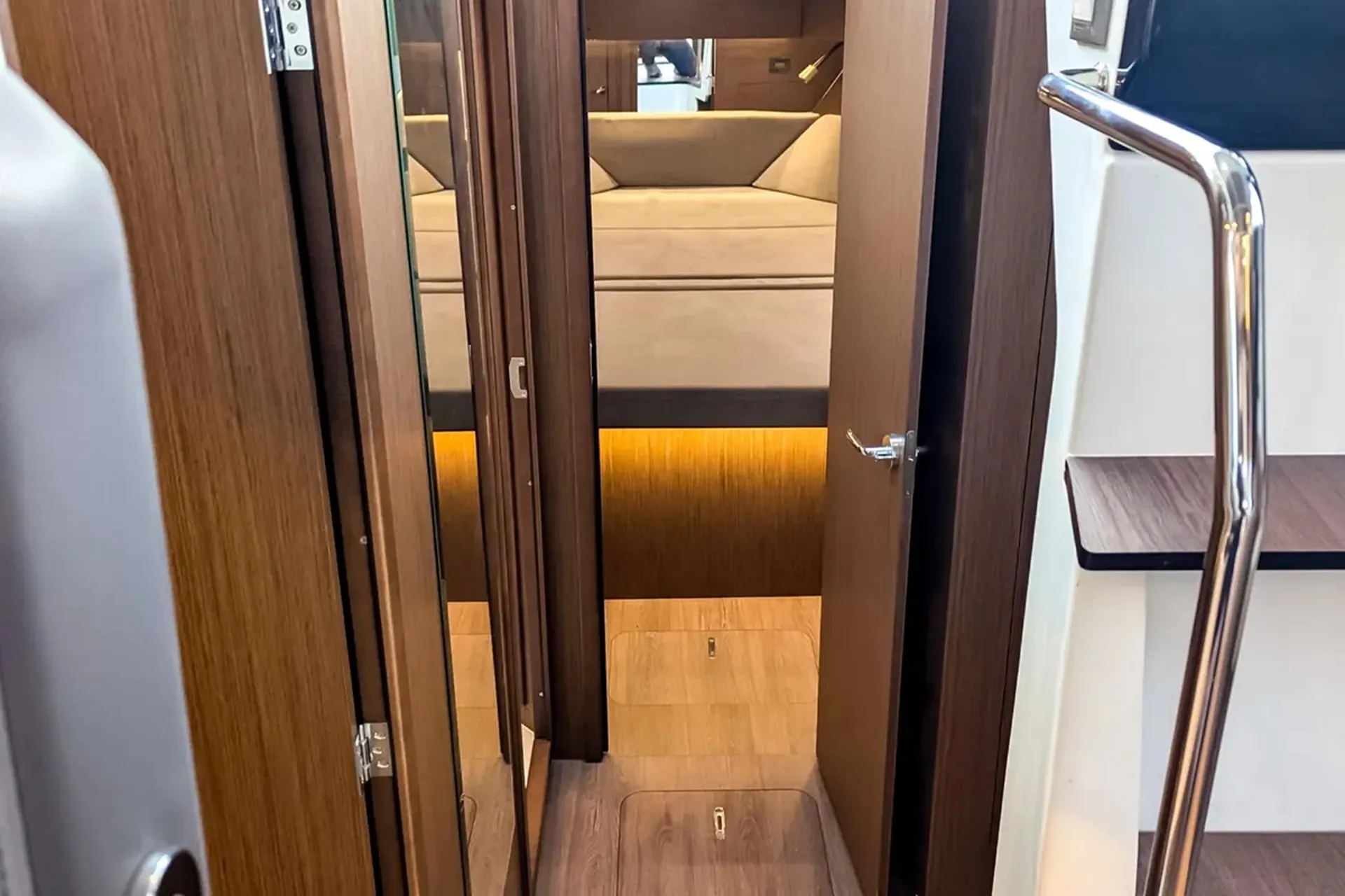 BENETEAU USA ANTARES 11 in San Francisco, CA — photo 10