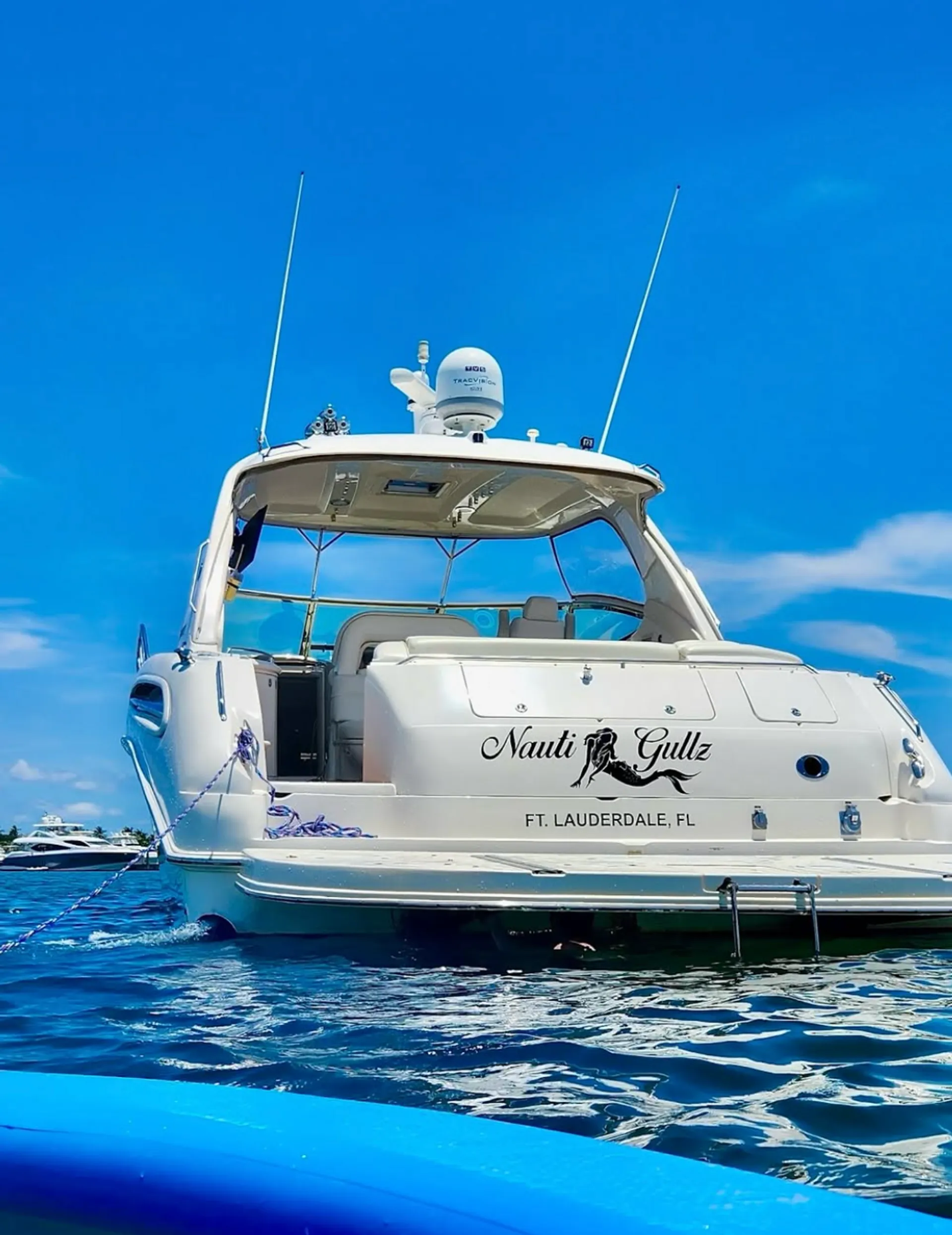 Sea Ray Boats 550 Sundancer in Fort Lauderdale, FL — photo 8