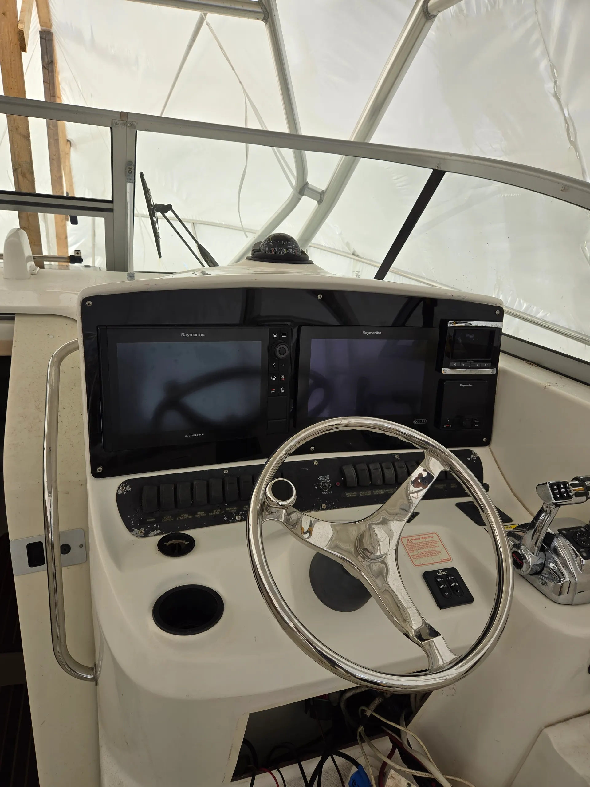 Boston Whaler 305 Conquest in Salem, MA — photo 5