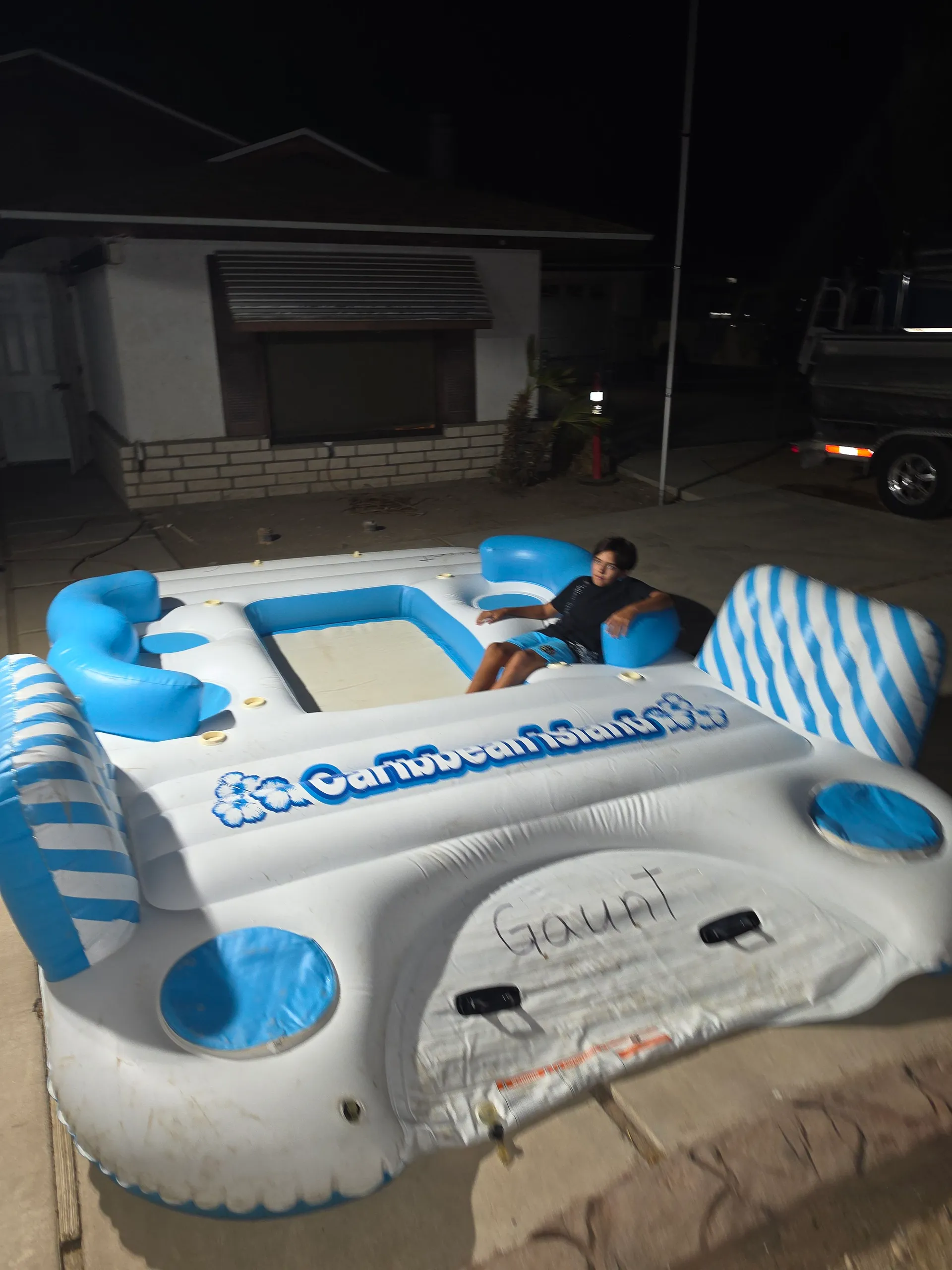 Captained - 22ft SunTracker Pontoon | Double Bimini | BBQ | $125/hr