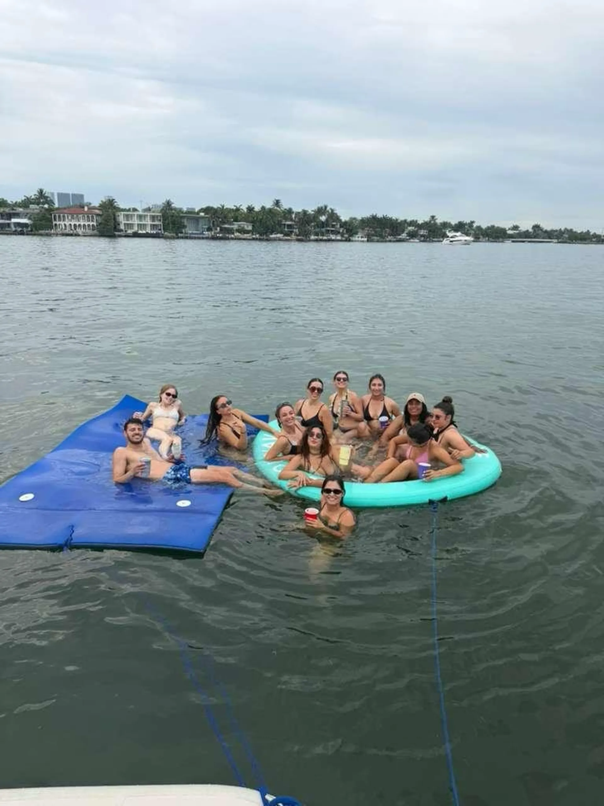 Sea Ray Boats Sundancer 55 in Miami, FL — photo 8