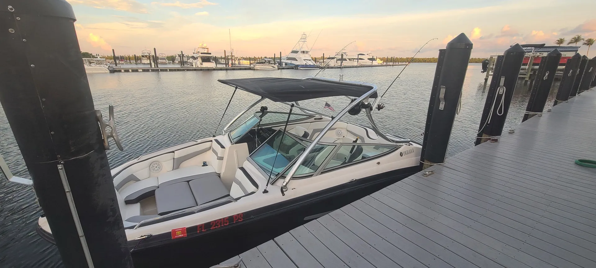 Let's go boating in a Premium Fishing and Leisure Boat 
