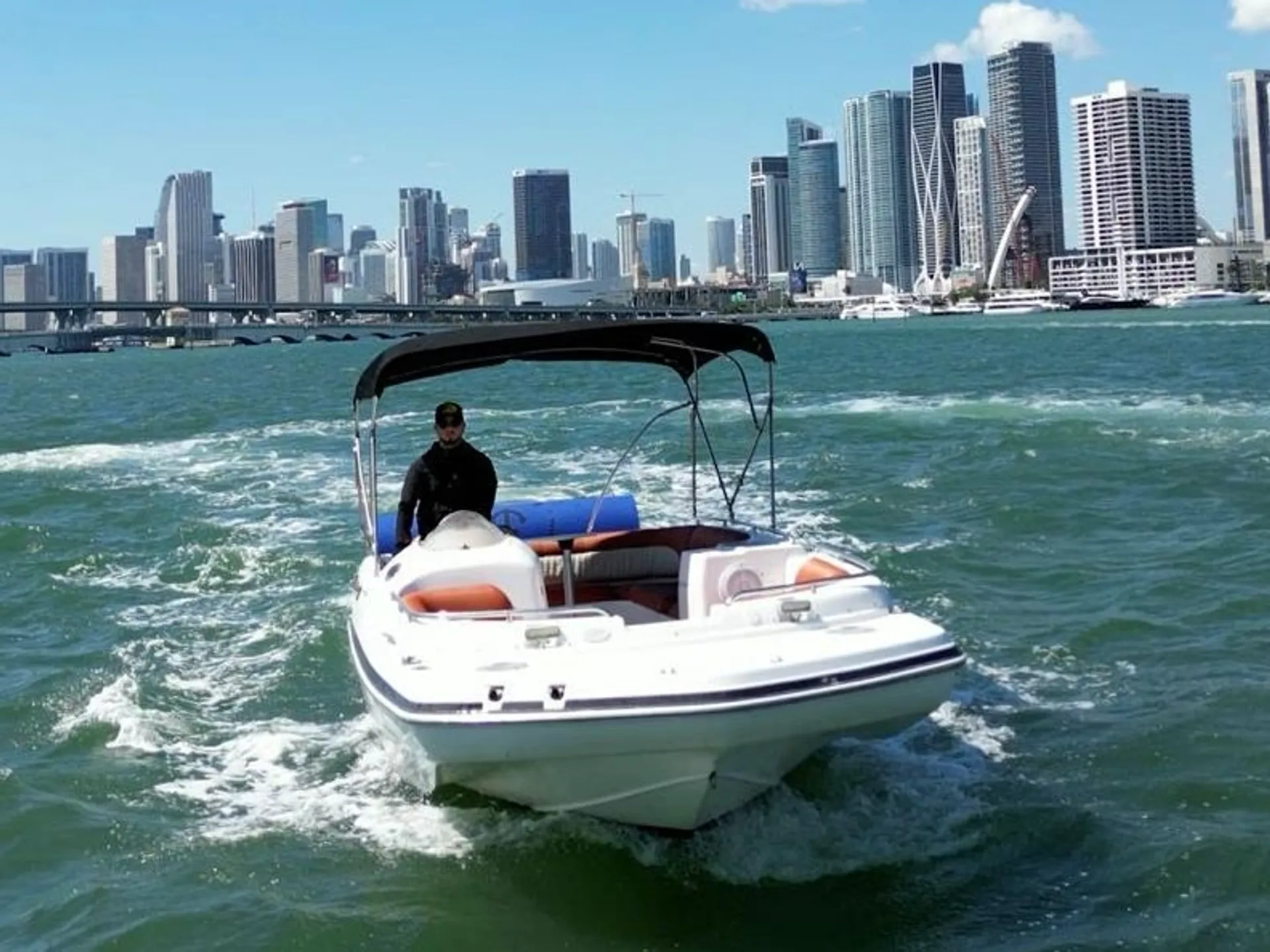 Hurricane 26ft Deck Boat in Miami, FL — photo 2