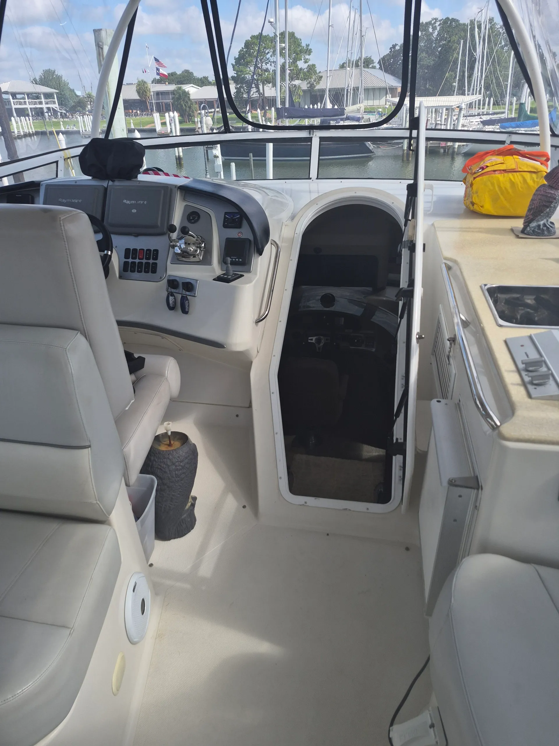 CARVER YACHTS 56 VOYAGER PILOTHOUSE in Seabrook, TX — photo 4