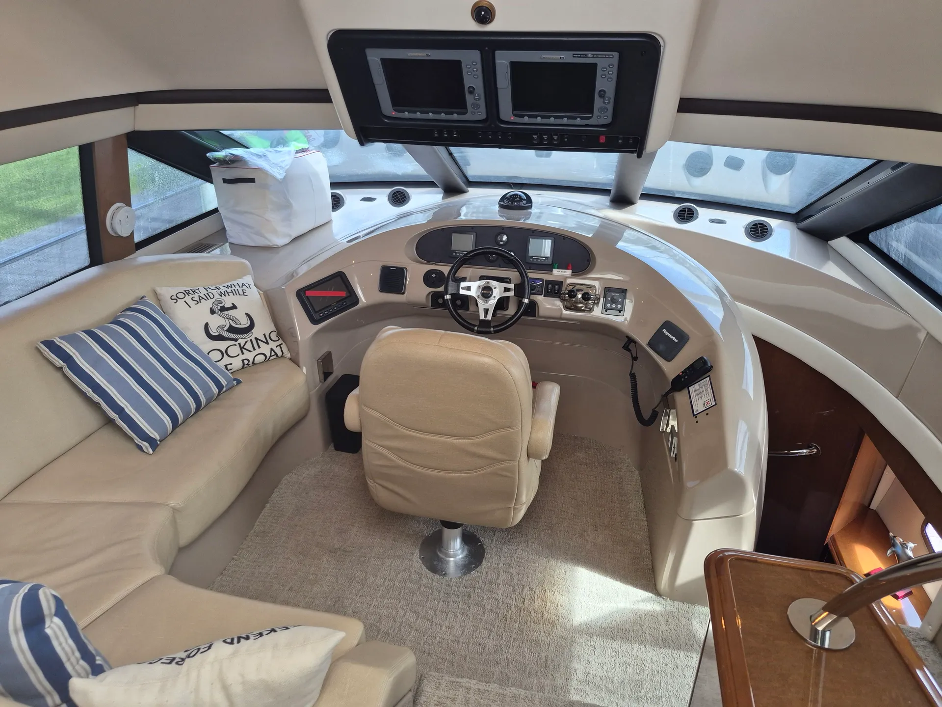 55' Luxury Yacht