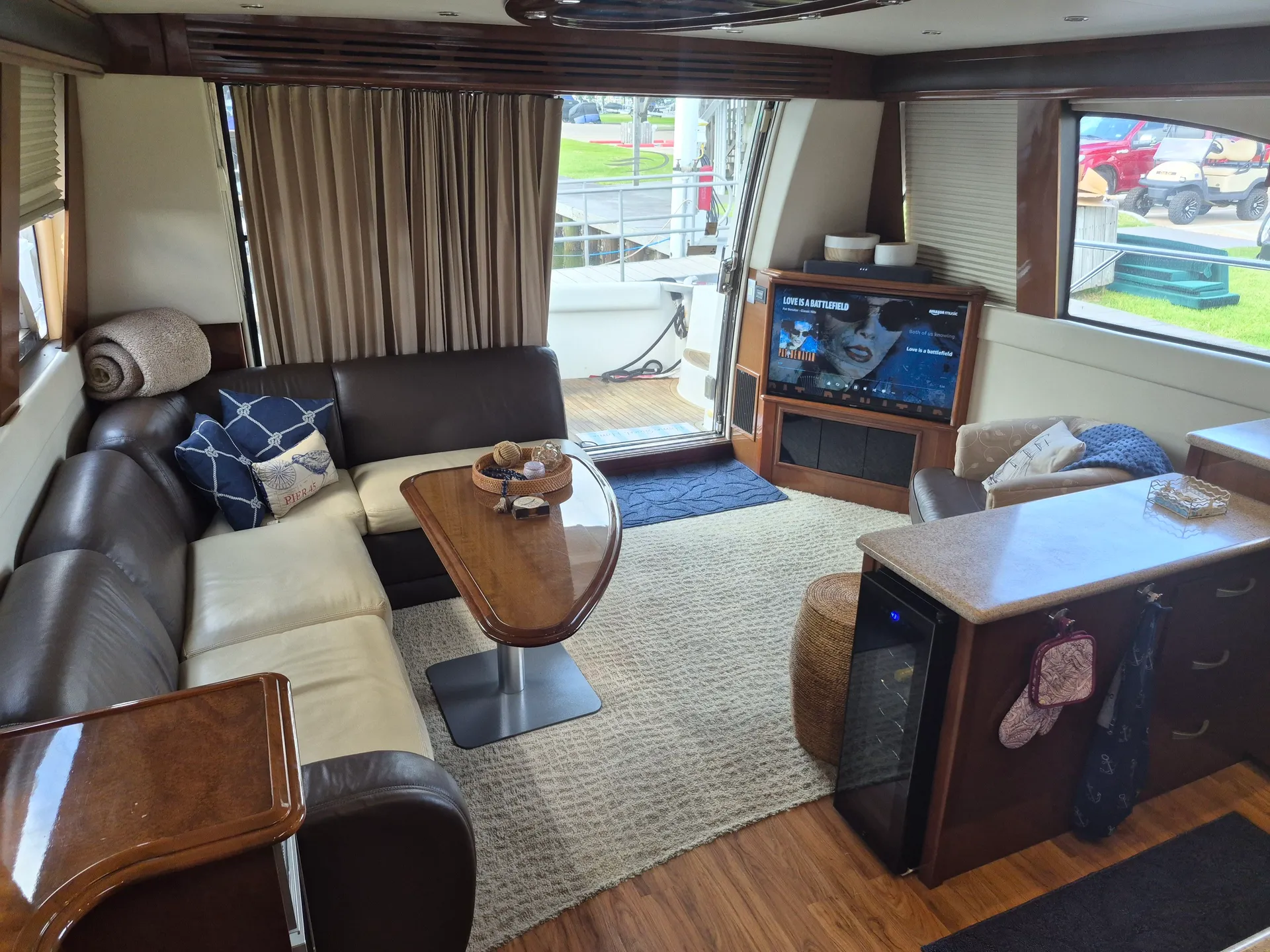 55' Luxury Yacht