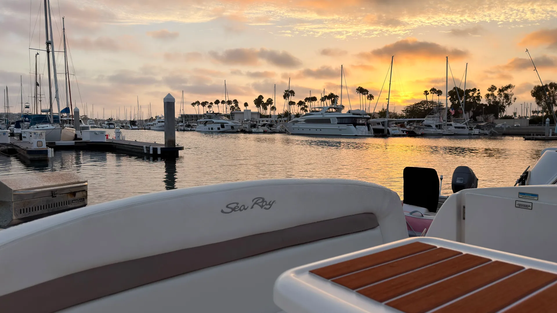 Luxury VIP Sea Ray 320 Yacht Rental – Cruise in Style for any occasion