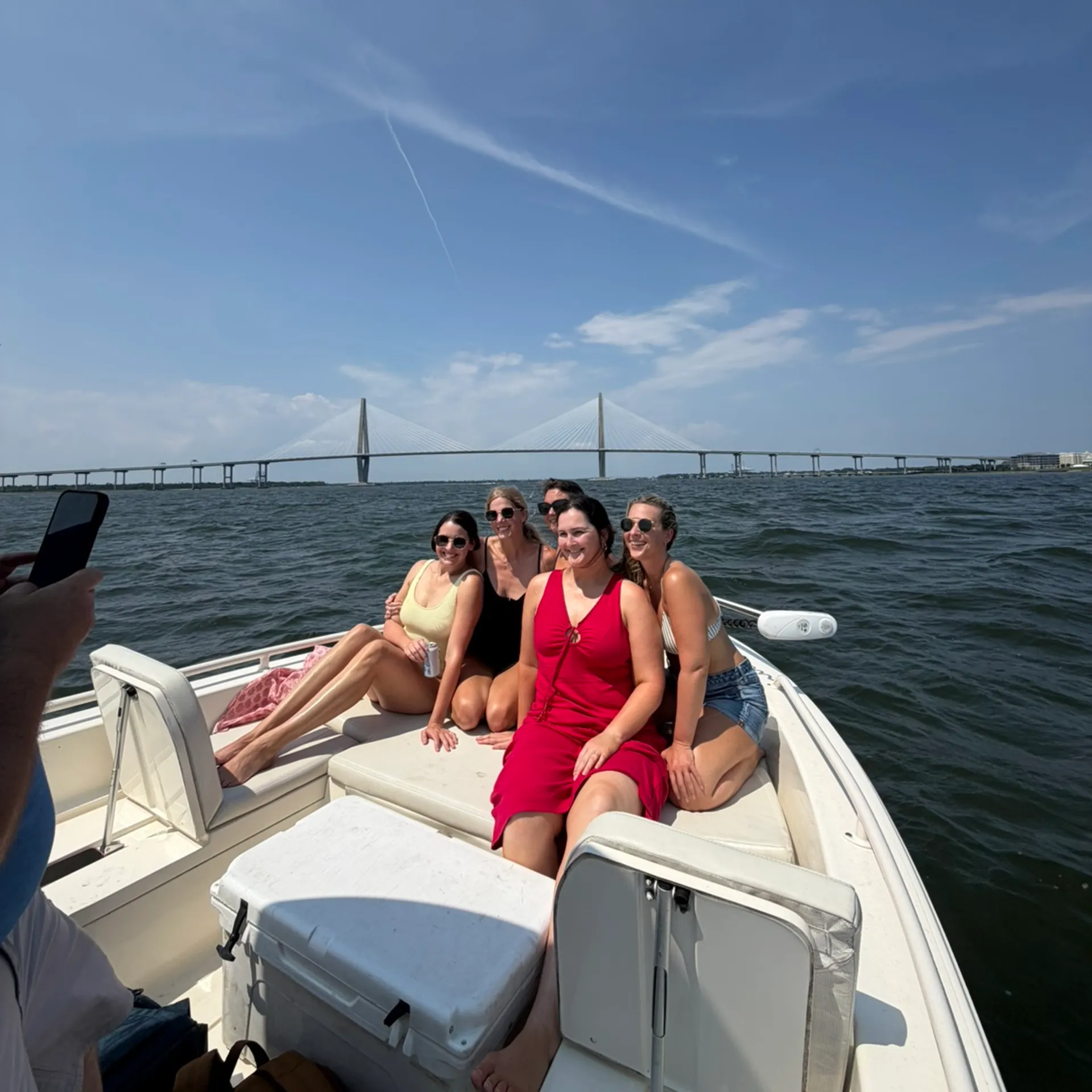     Luxury Private Charters | Pathfinder 2600 TRS