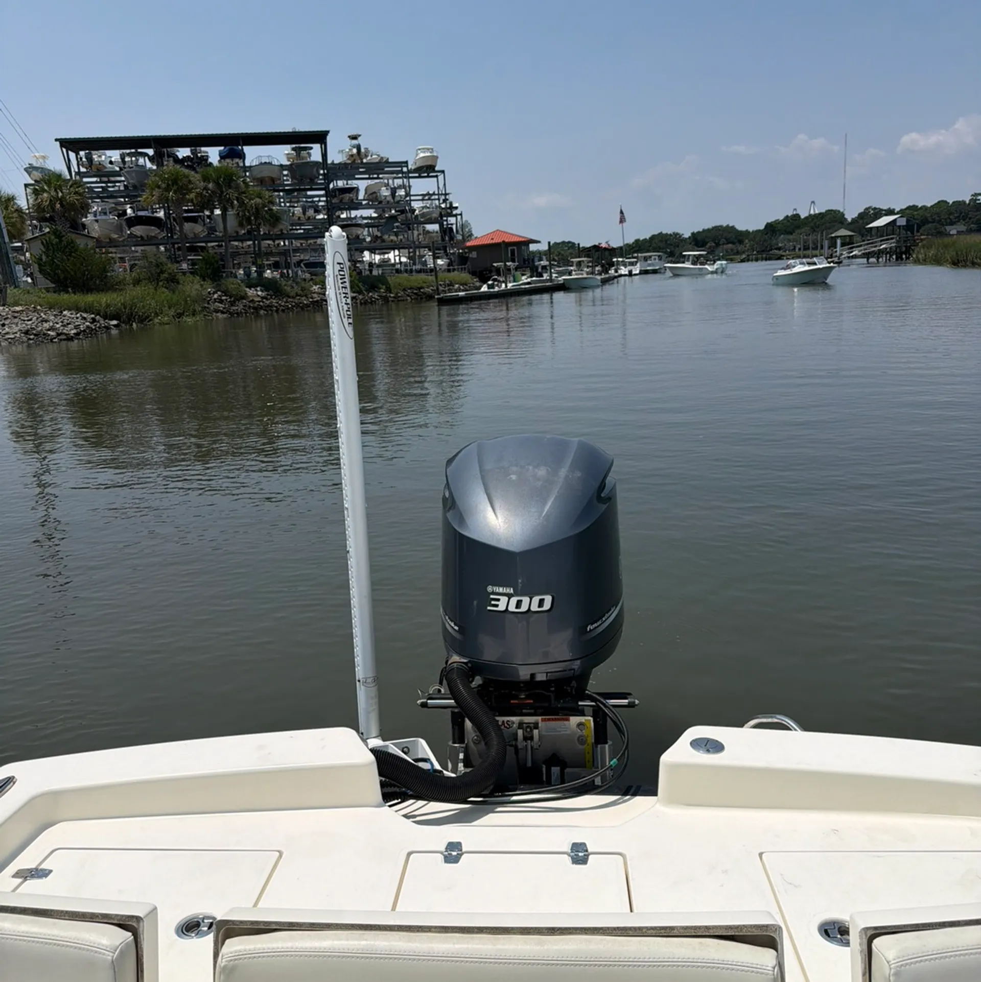     Luxury Private Charters | Pathfinder 2600 TRS