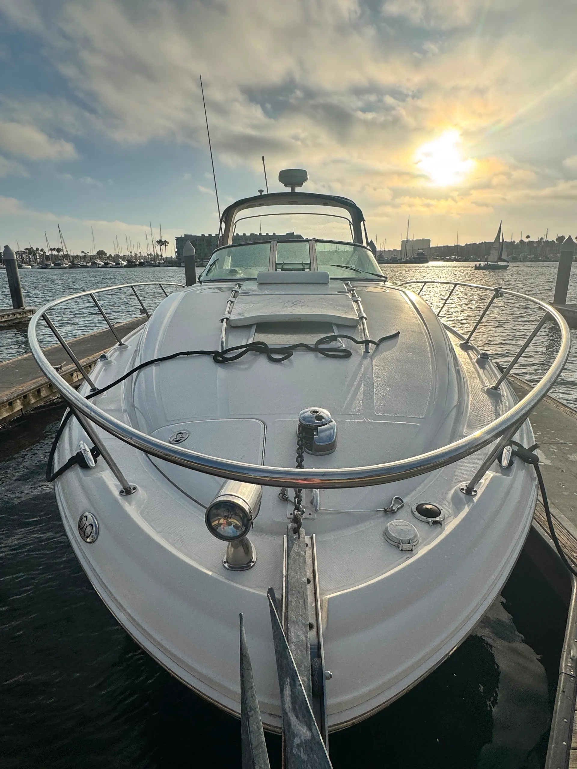 Luxury VIP Sea Ray 320 Yacht Rental – Cruise in Style for any occasion