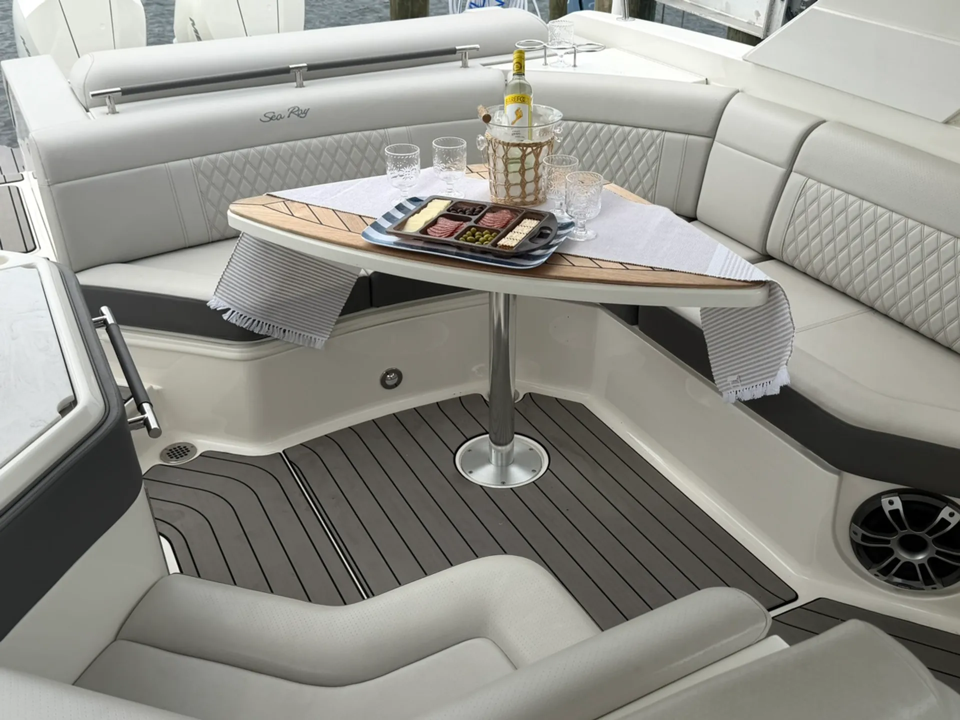 2023 Sea Ray SLX 310 | Luxury Naples Charter