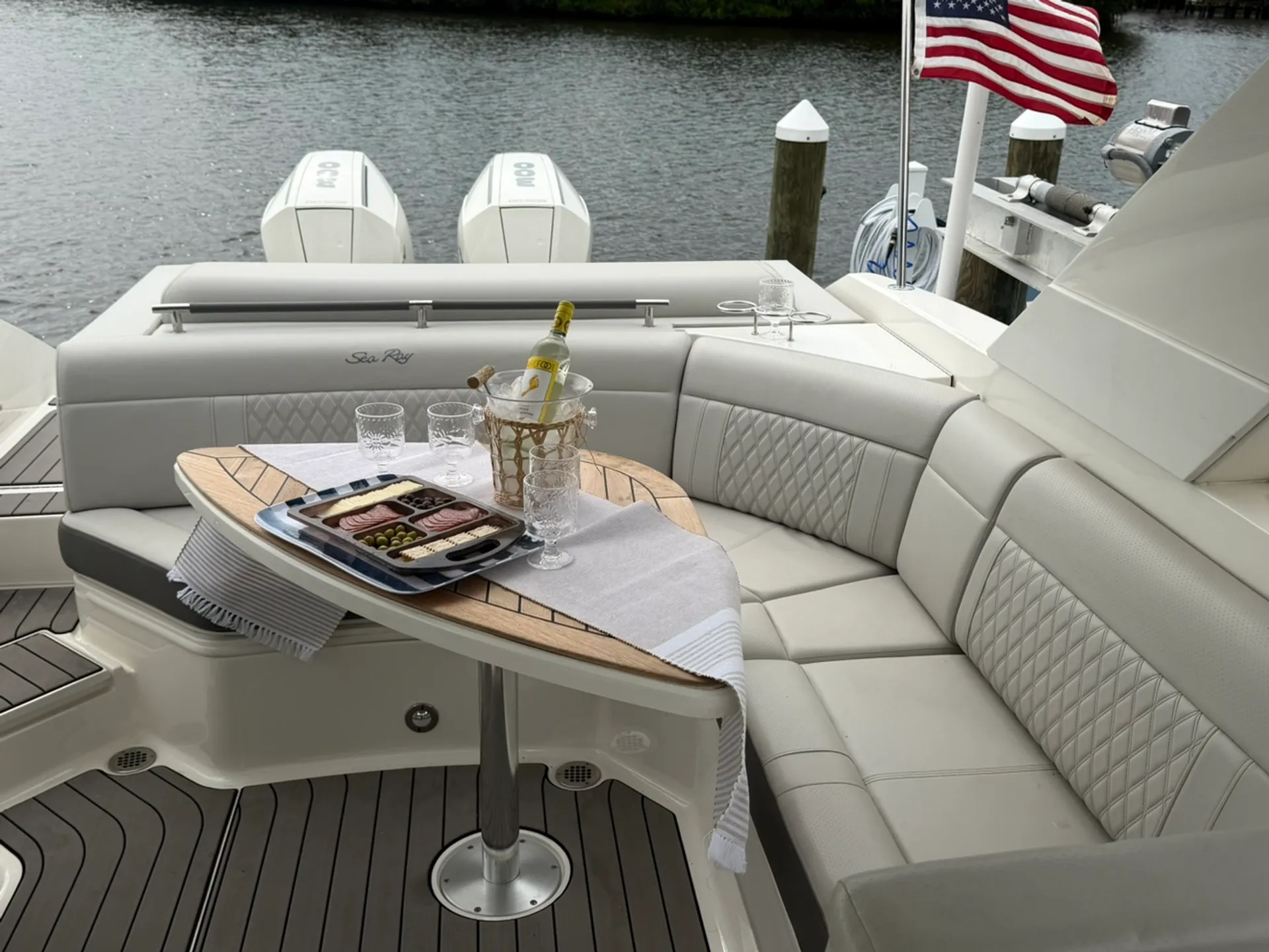 2023 Sea Ray SLX 310 | Luxury Naples Charter