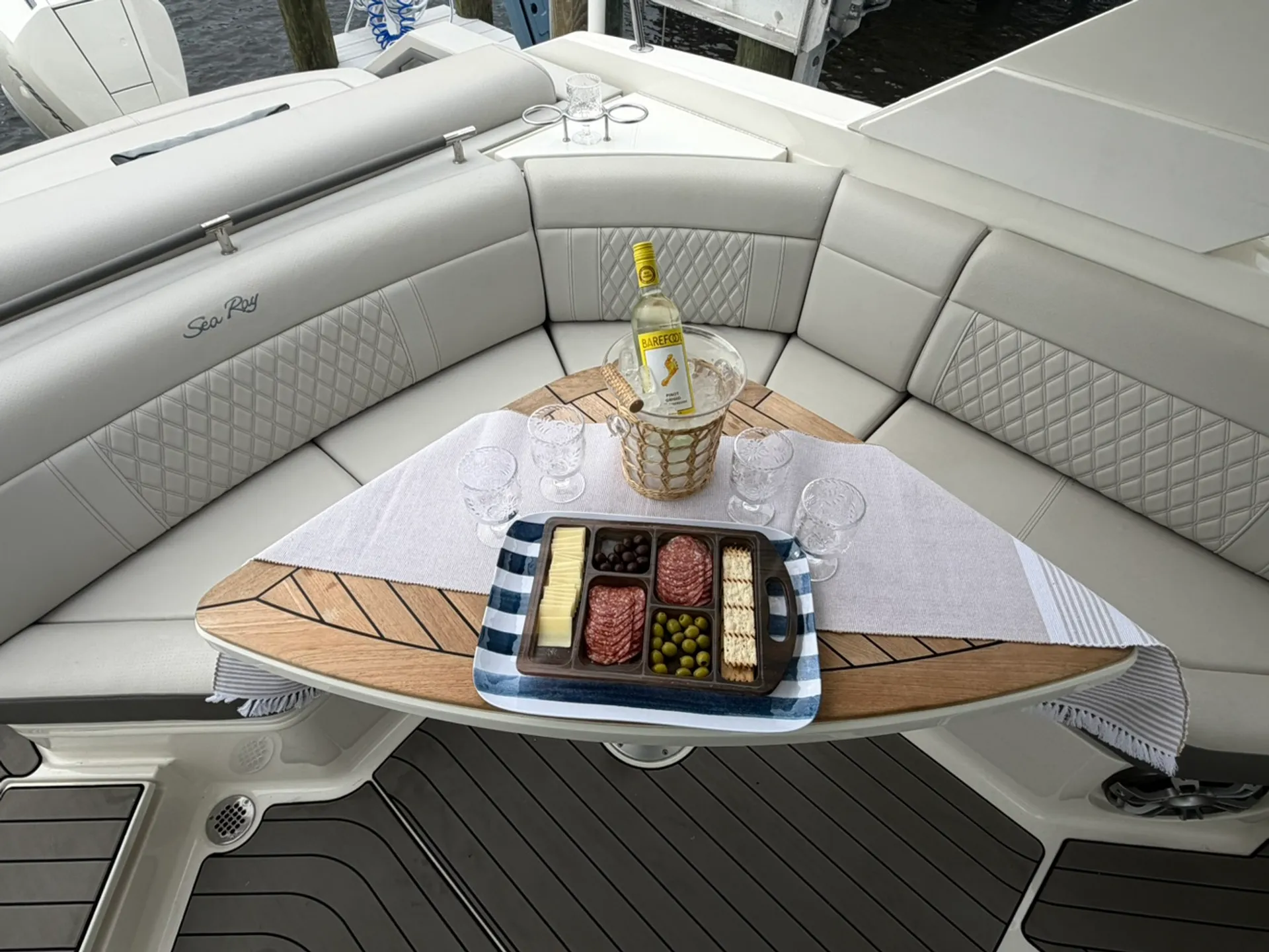 2023 Sea Ray SLX 310 | Luxury Naples Charter