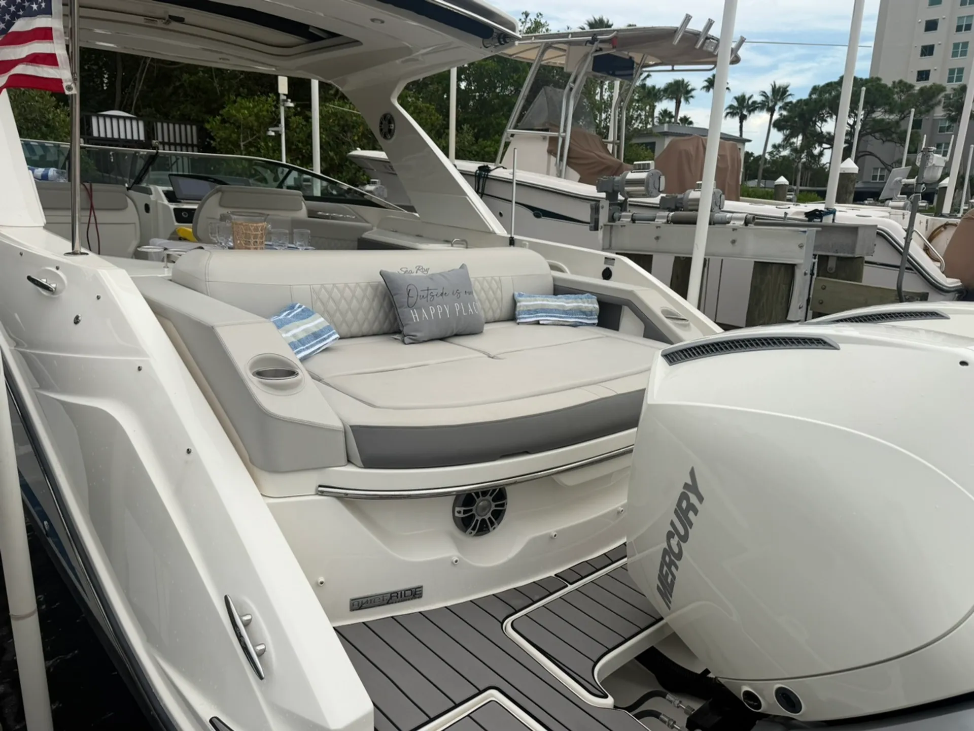 2023 Sea Ray SLX 310 | Luxury Naples Charter