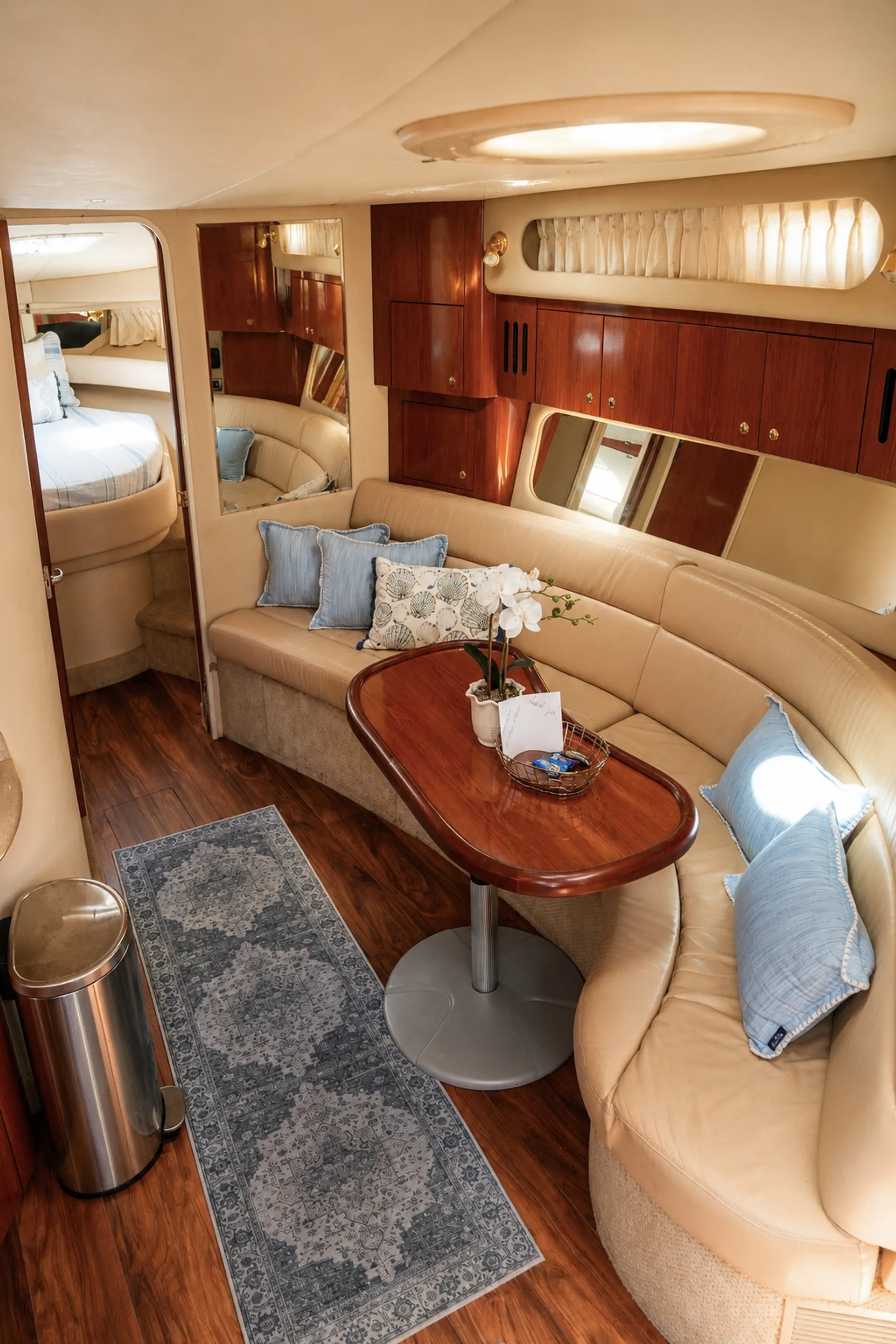 *1 FREE HOUR* 46'Sea Ray Luxury Yacht - CRUISE MIAMI IN STYLE--