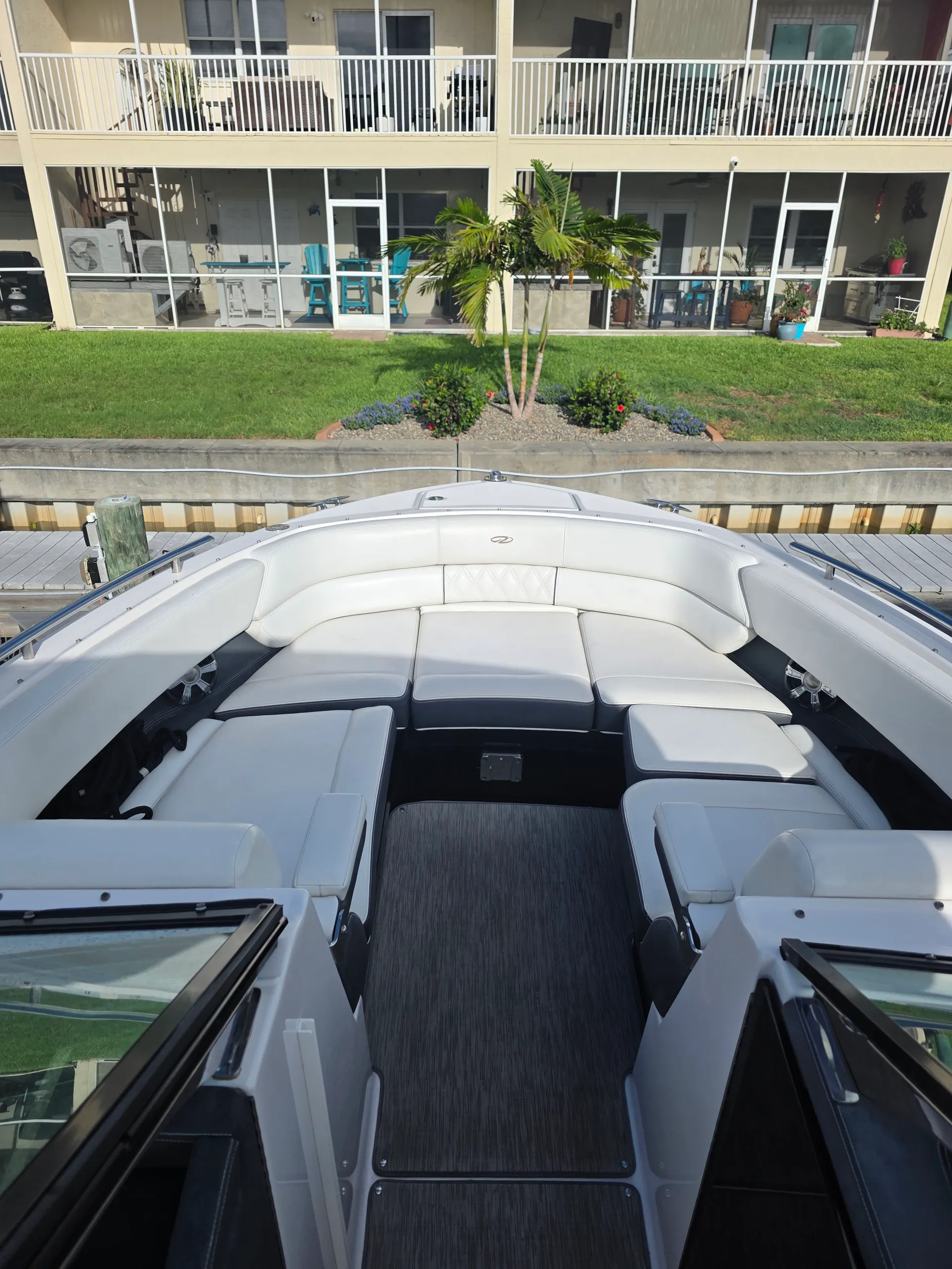 30 ft regal twin 250's bow rider easily fits up to 10 people 