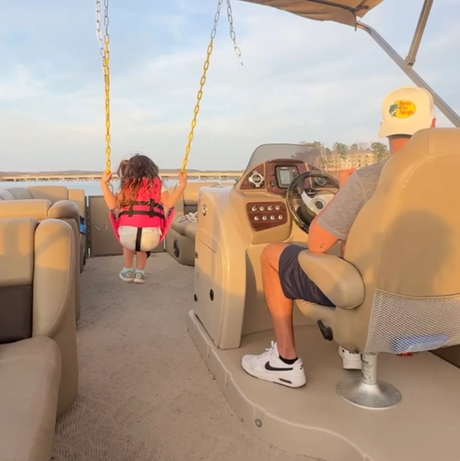 22 FT Veranda Tri-Toon - Lake Wylie, SC (across from Papa Docs)
