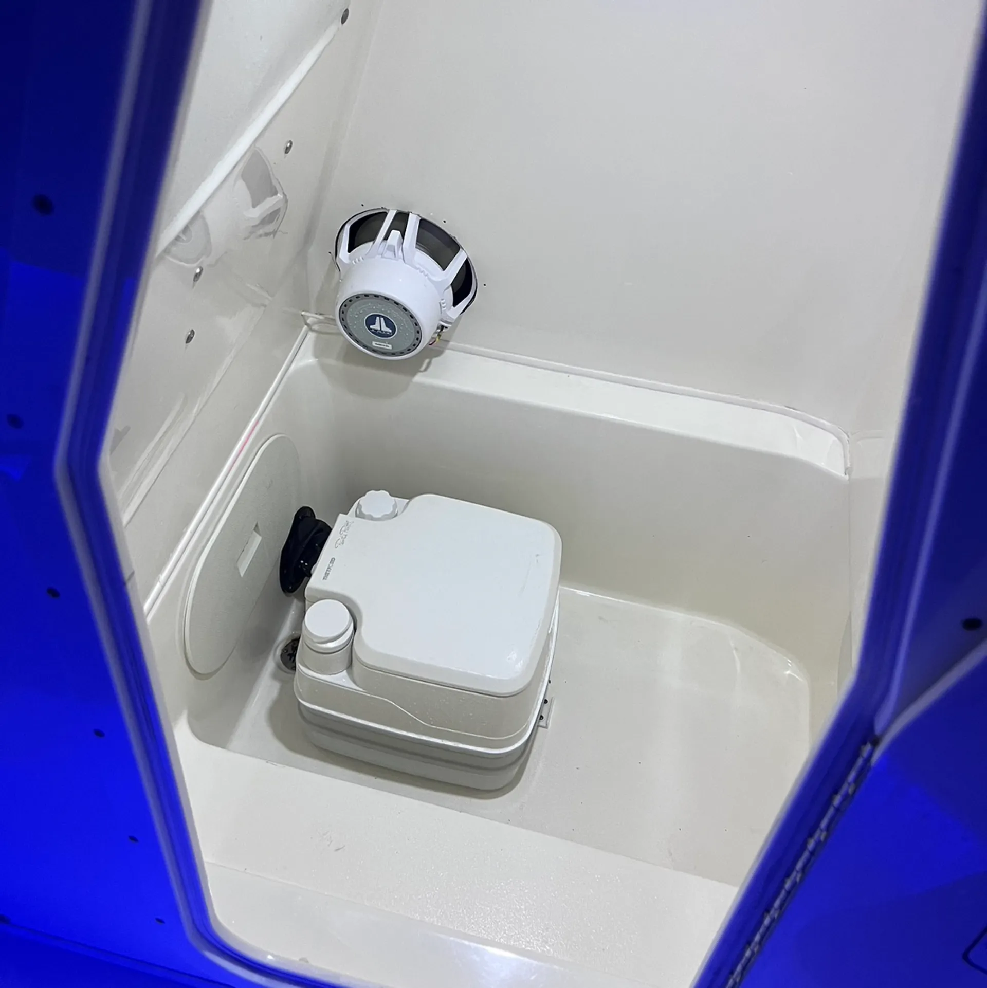     Luxury Private Charters | Pathfinder 2600 TRS