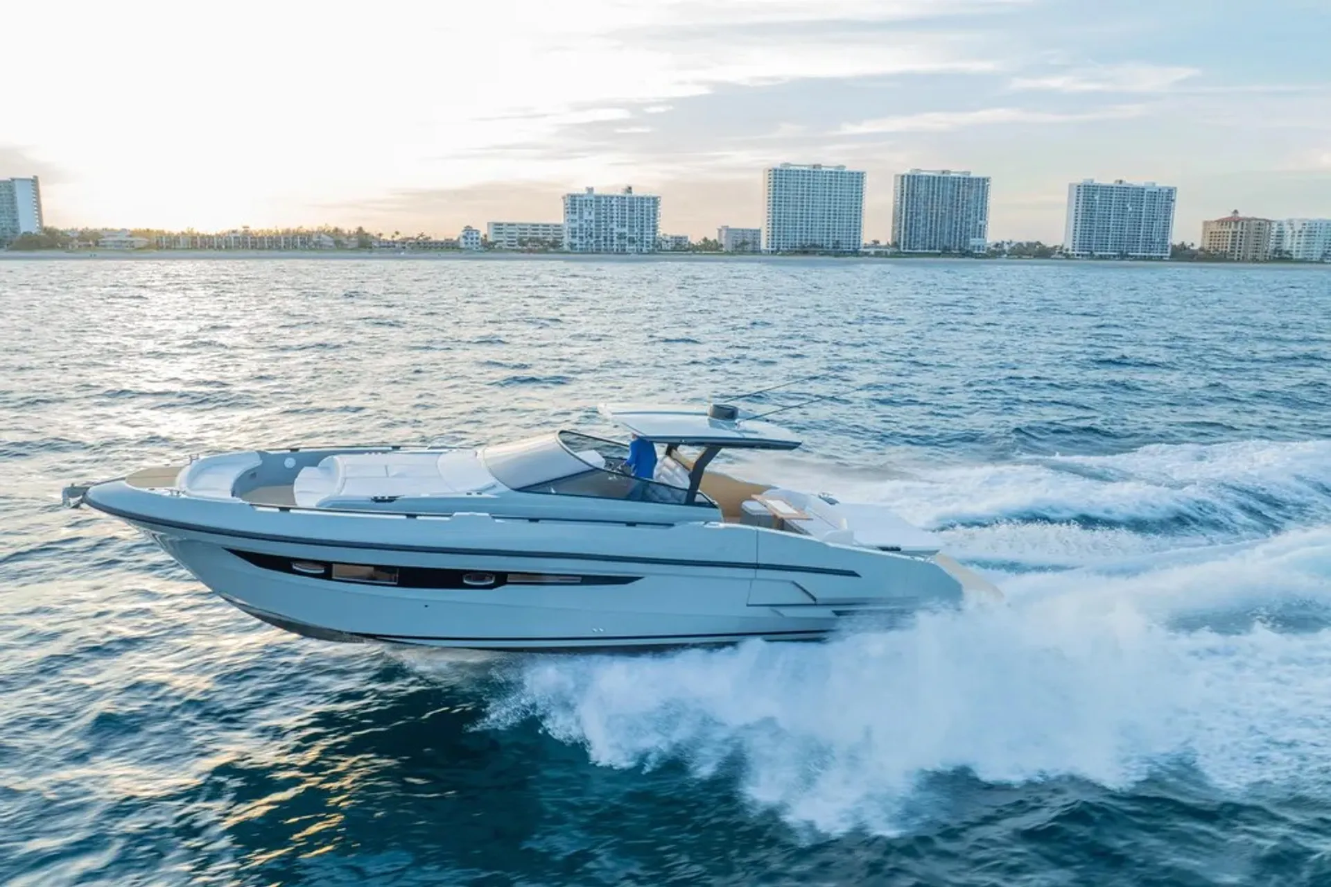 Rio Yachts 50 Daytona  in Jupiter, FL — photo 5