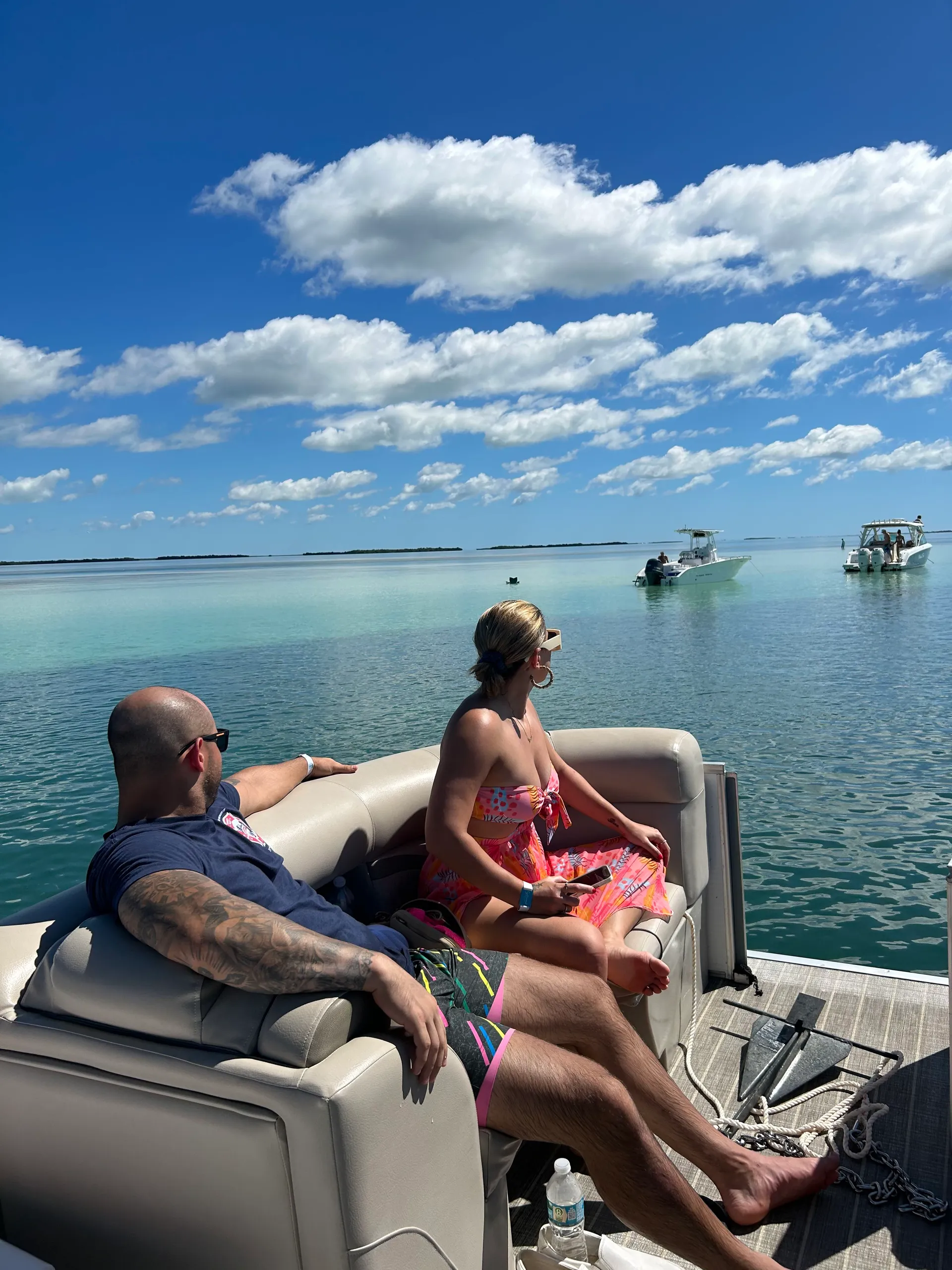 Tritoon party boat 