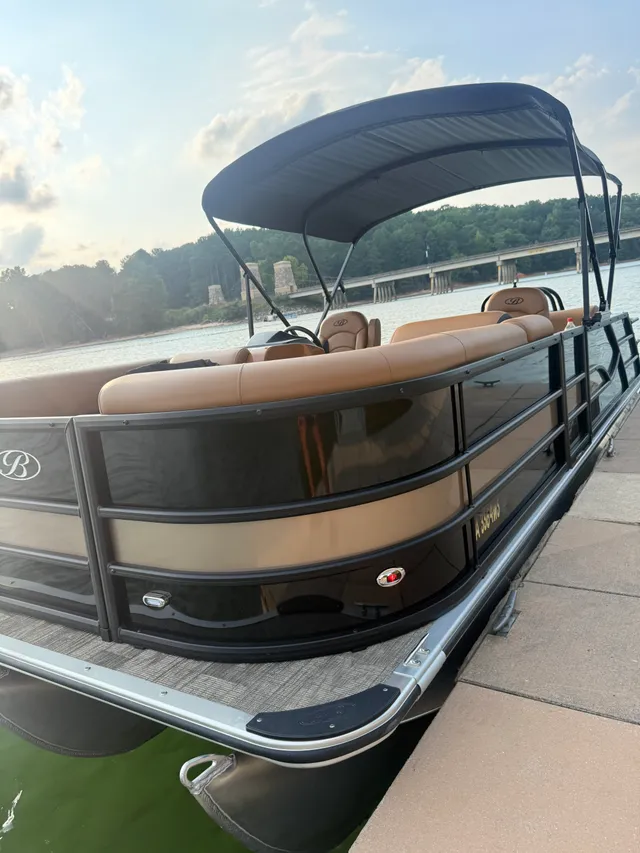 Rent a ENCORE BENTLEY pontoon in Buford, GA near me