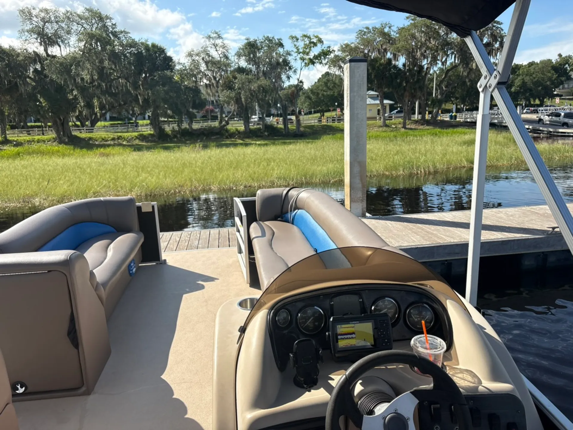 Clermont FL Chain of Lakes 24ft pontoon boat that fits 13 passengers!