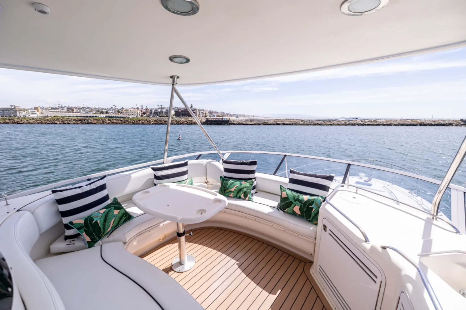 Sea Ray Boats 60' Sundancer in Redondo Beach, CA — photo 3