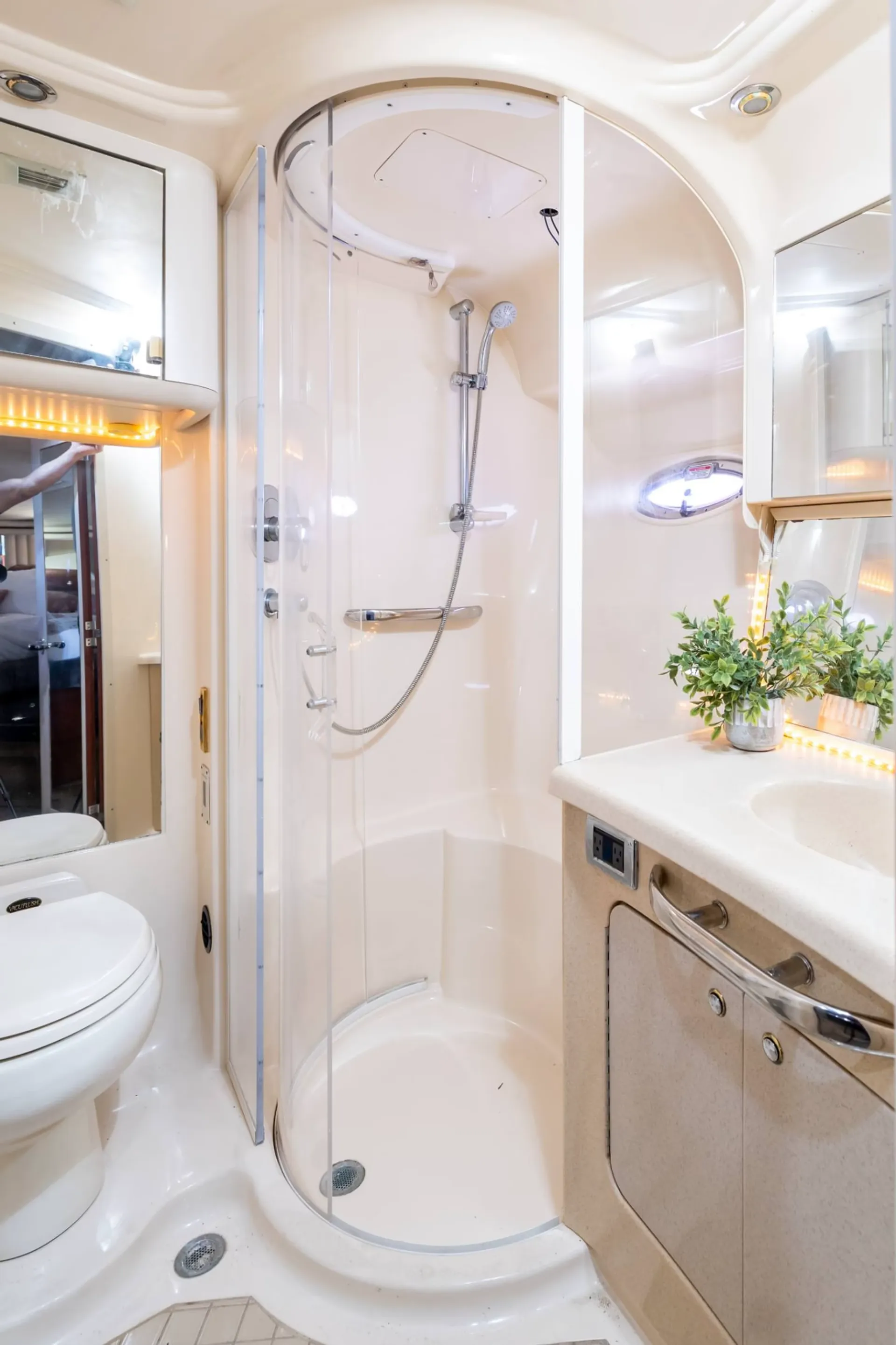 Redondo Beach - 60ft Sea Ray Flybridge Yacht!