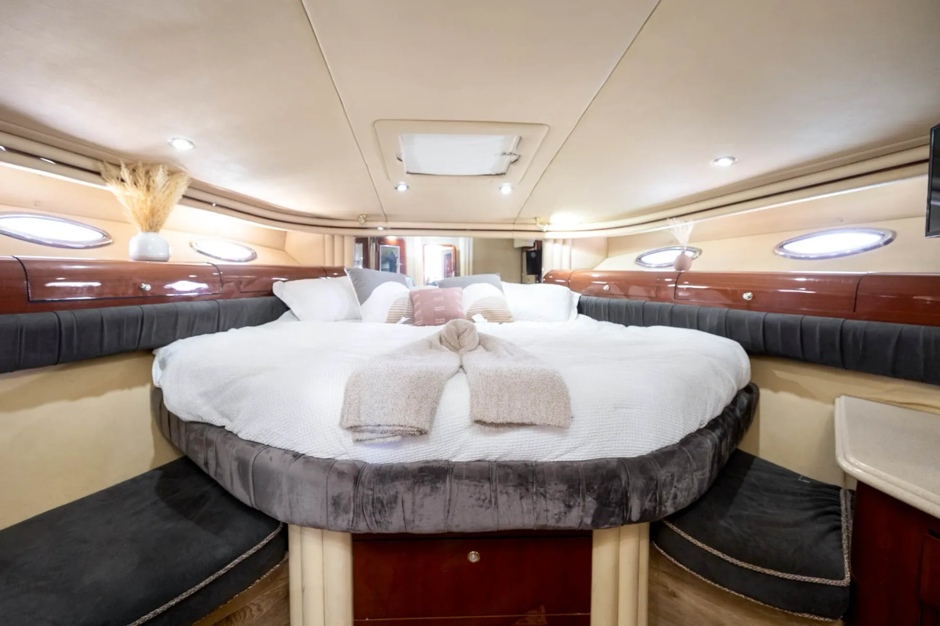 Redondo Beach - 60ft Sea Ray Flybridge Yacht!