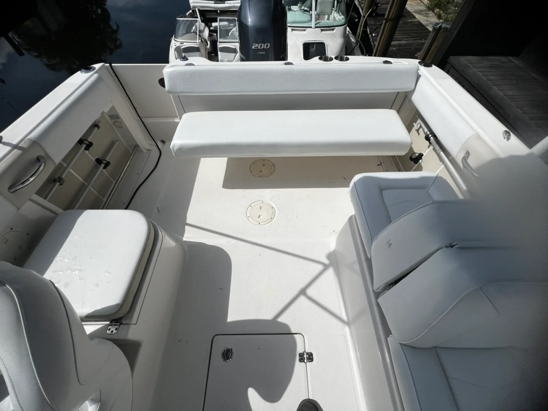 ROBALO 227 DC W/F200XA in Fort Lauderdale, FL — photo 6