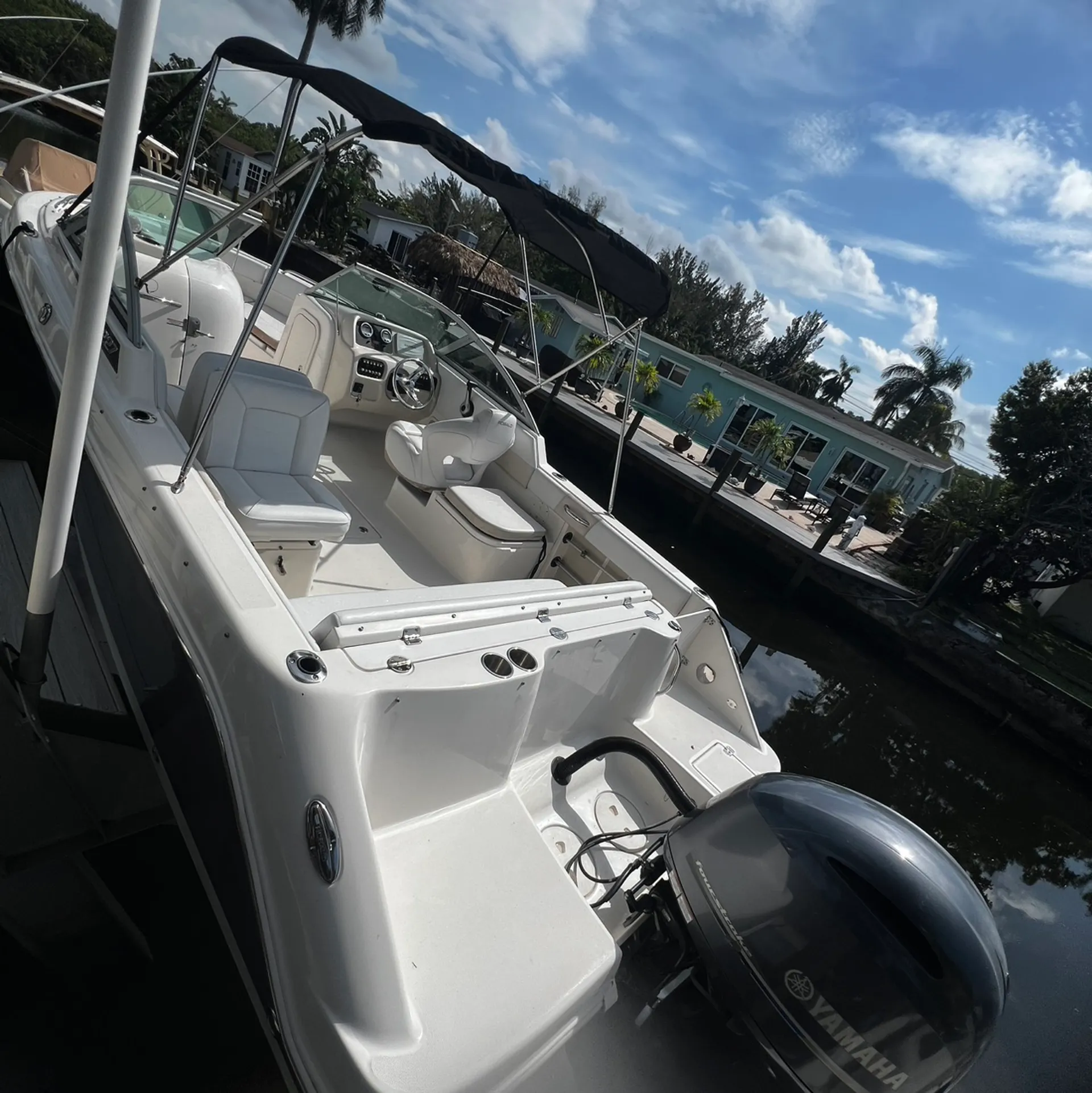 ROBALO 227 DC W/F200XA in Fort Lauderdale, FL — photo 8