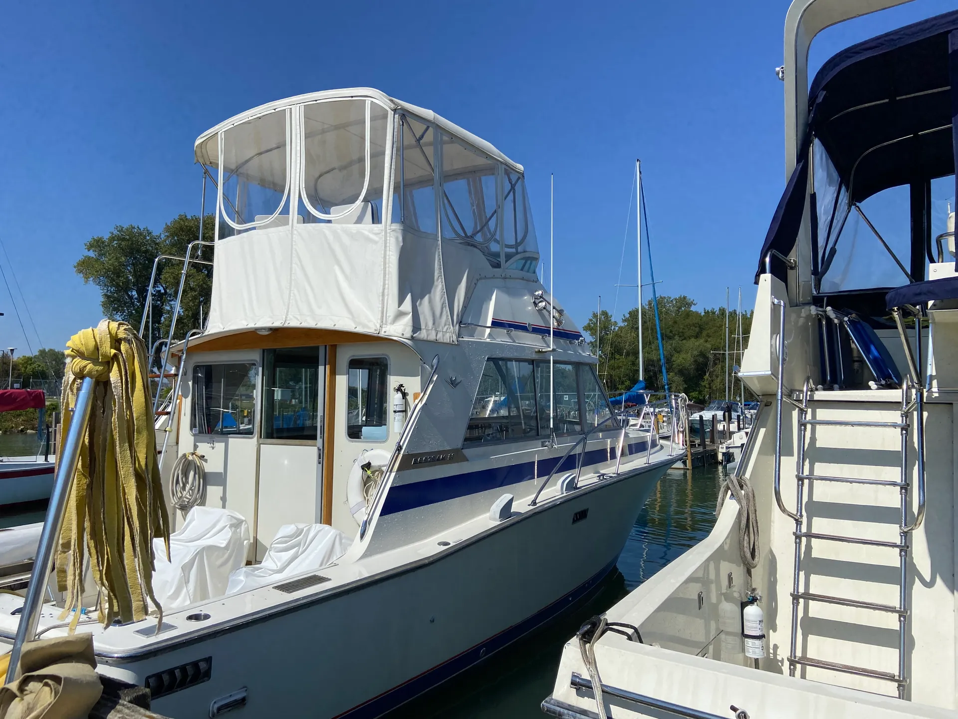 Classic American Cruiser-Enjoy spring on the river! Includes Captain!