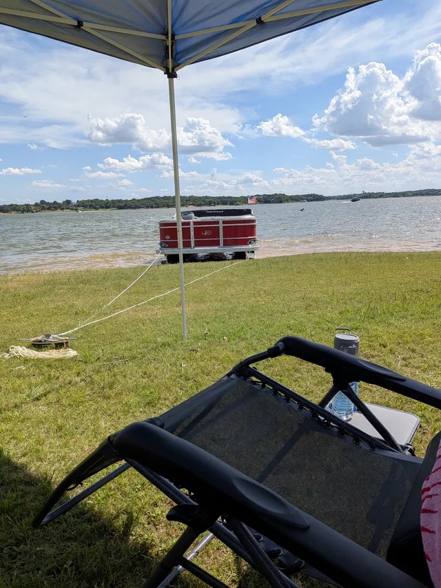 Rent a PRINCECRAFT pontoon in Corinth, TX near me